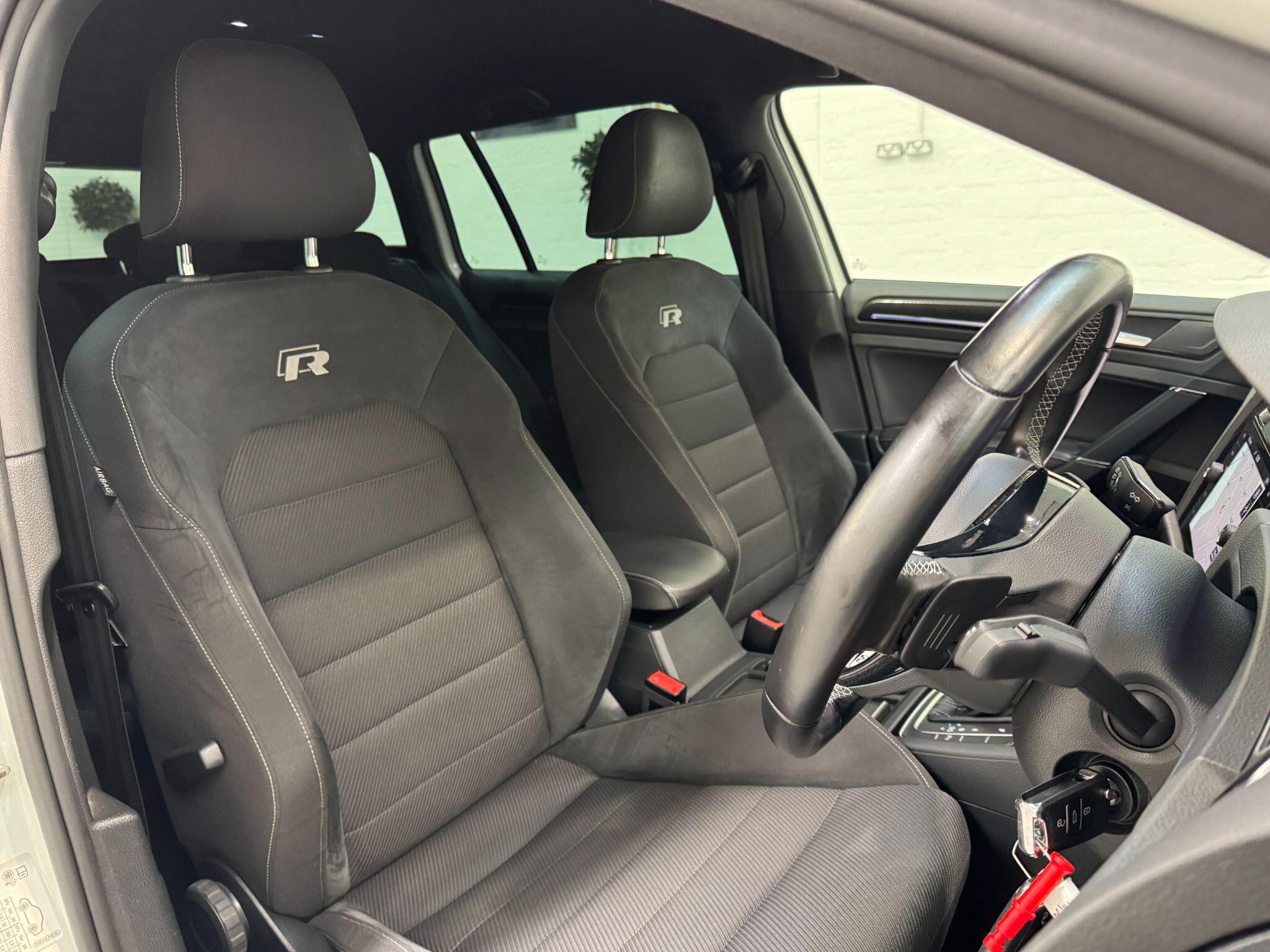 Volkswagen Golf - Image 17