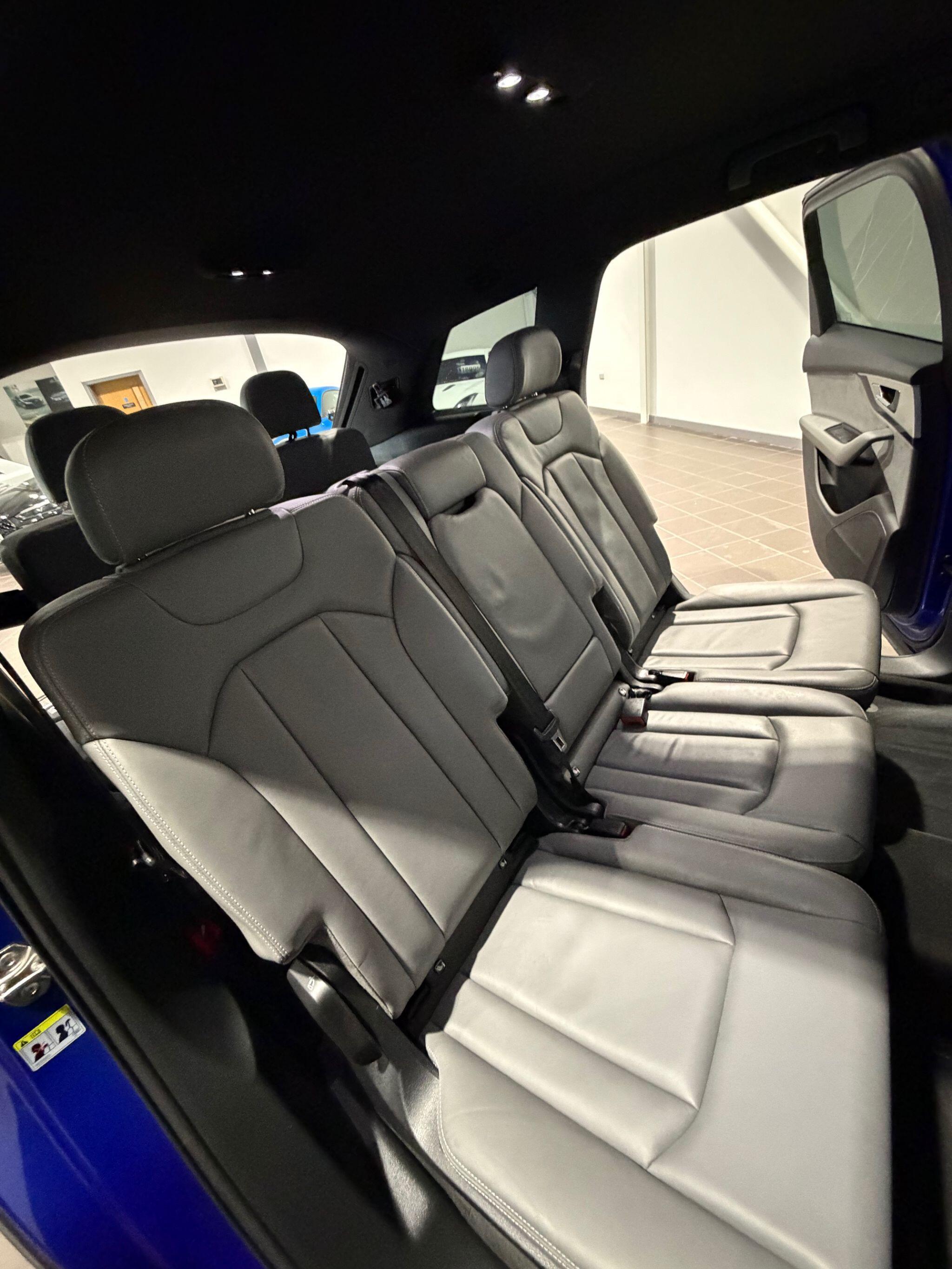 Audi SQ7 - Image 12