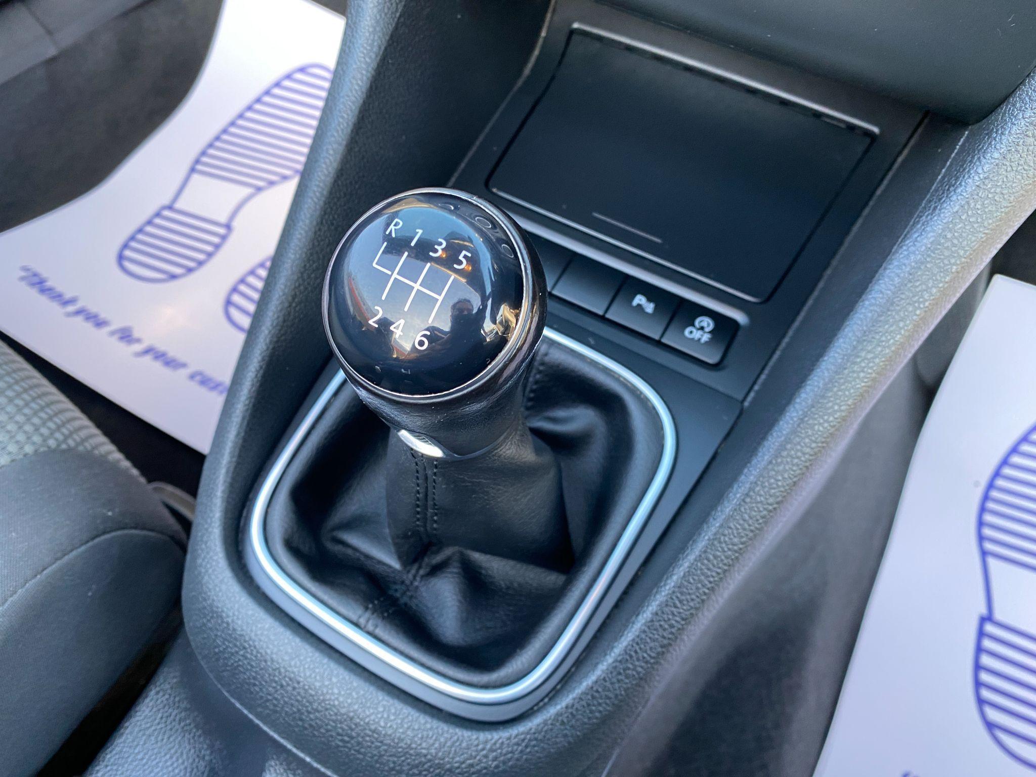 Volkswagen Golf - Image 42