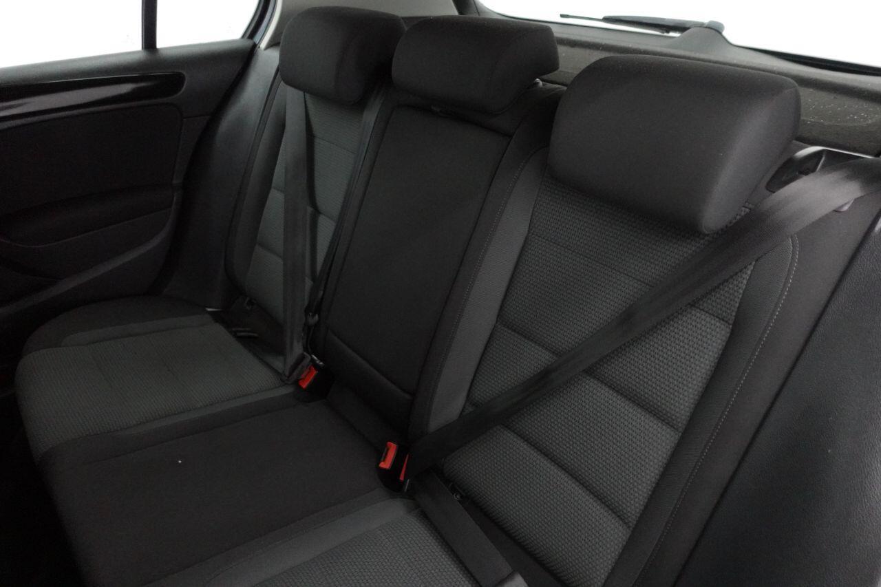 Volkswagen Golf - Image 20