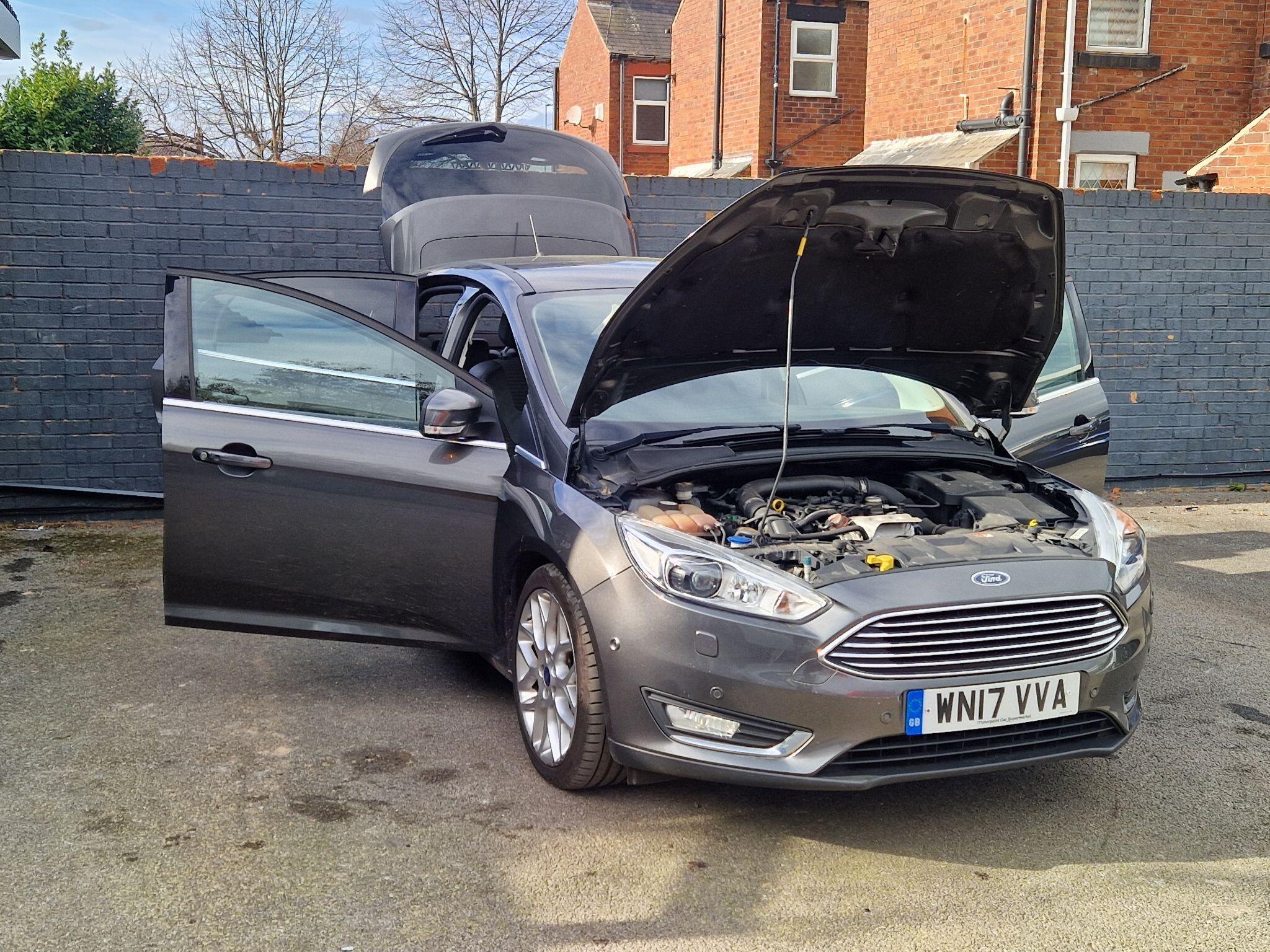Ford Focus - Image 12