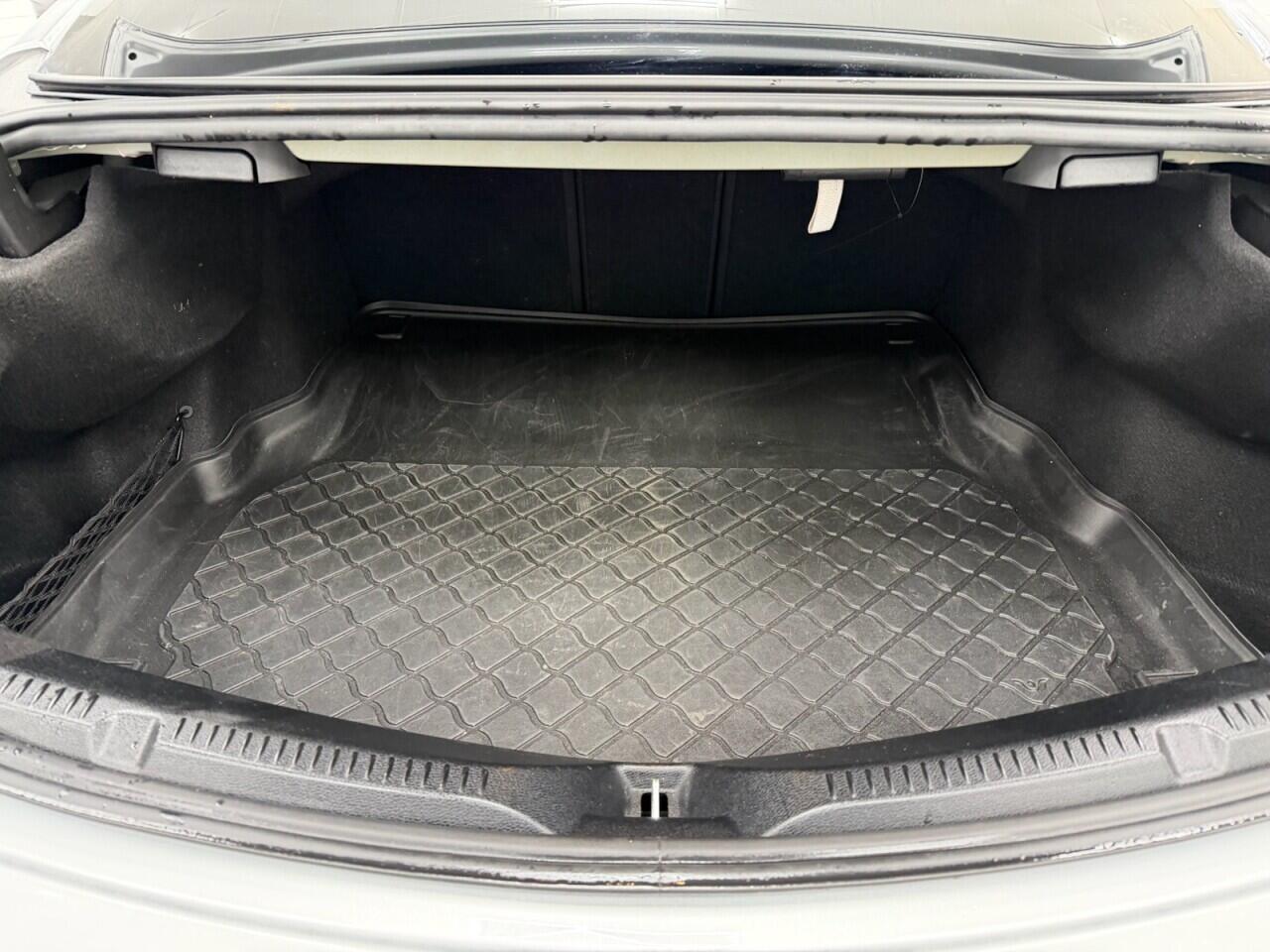 Mercedes E-Class - Image 21