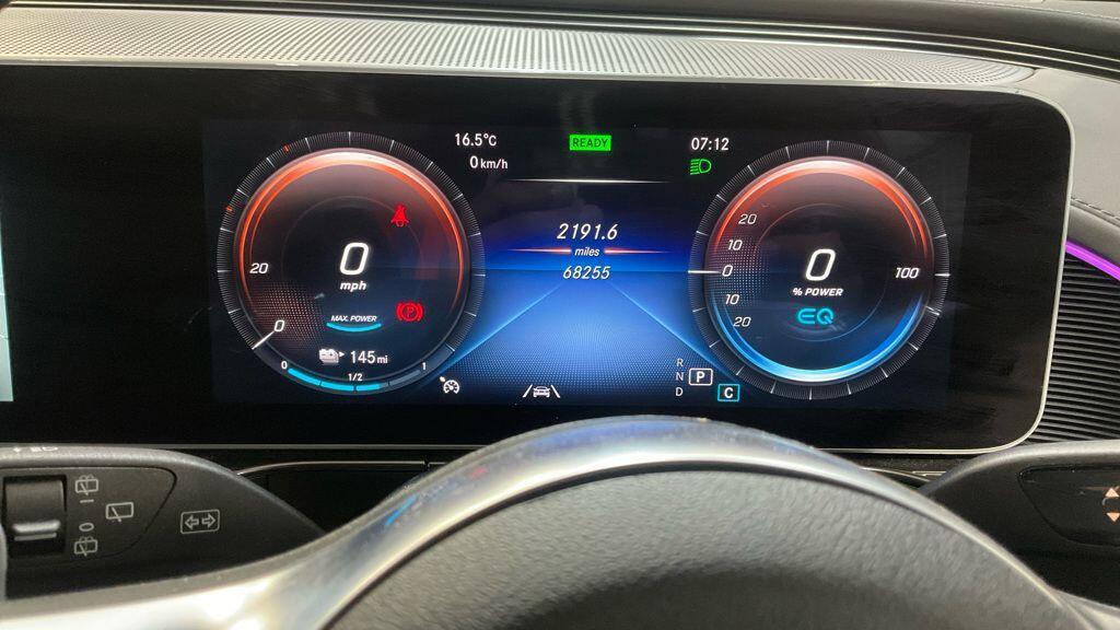 Mercedes Eqc - Image 10
