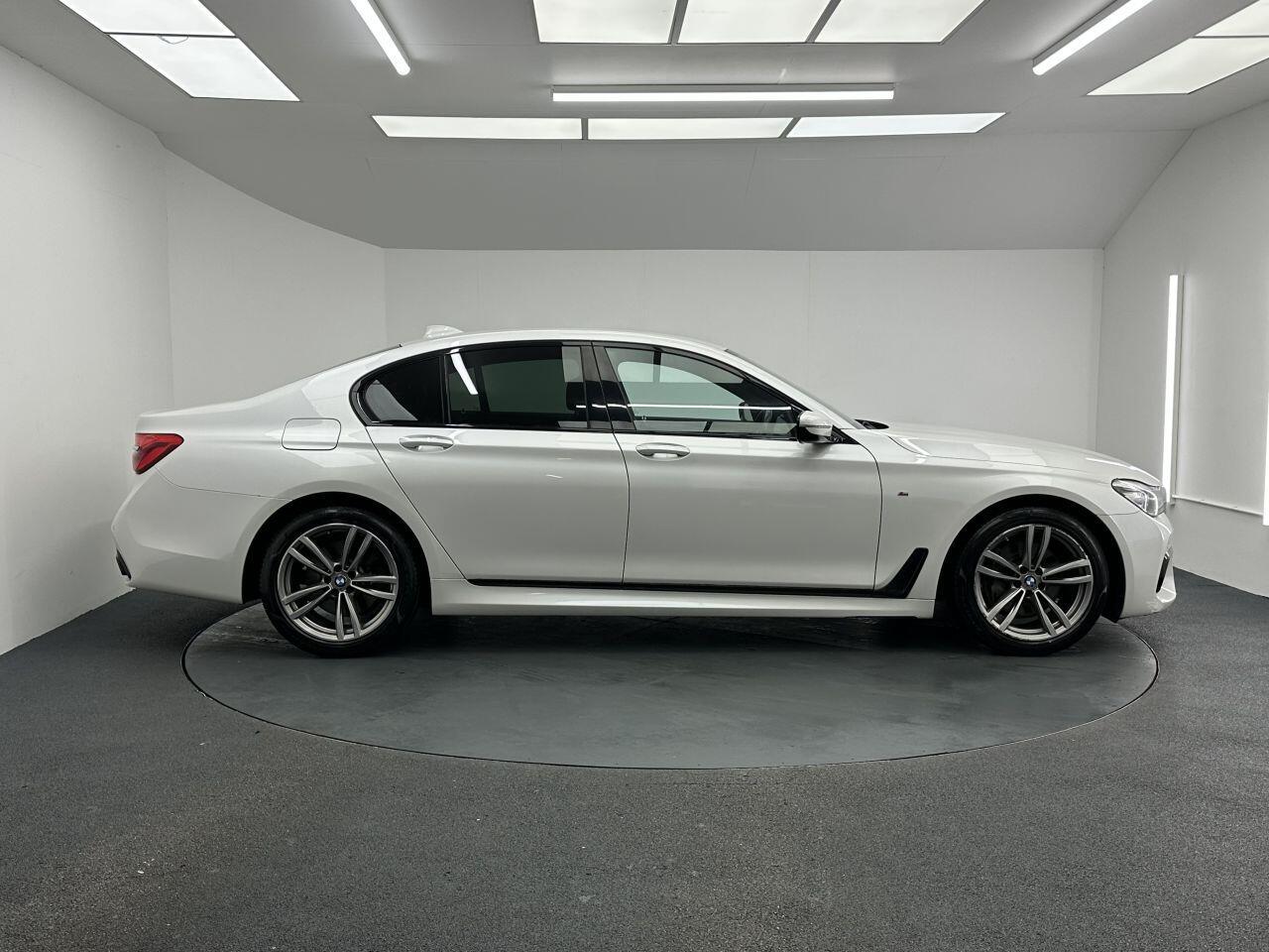BMW 7 Series - Image 10
