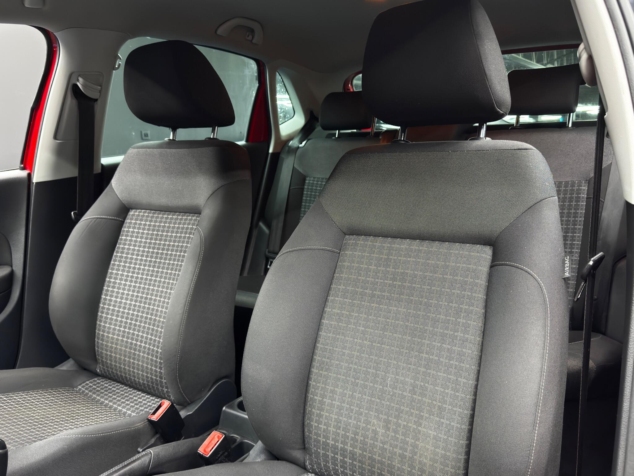 Volkswagen Polo - Image 14