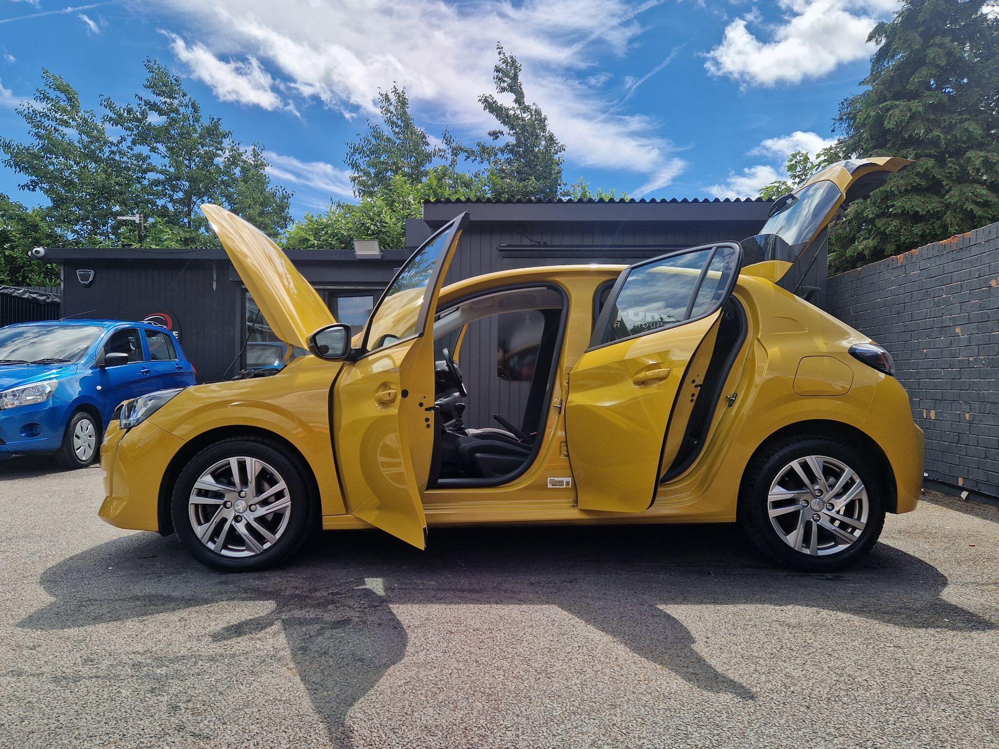 Peugeot 208 - Image 15