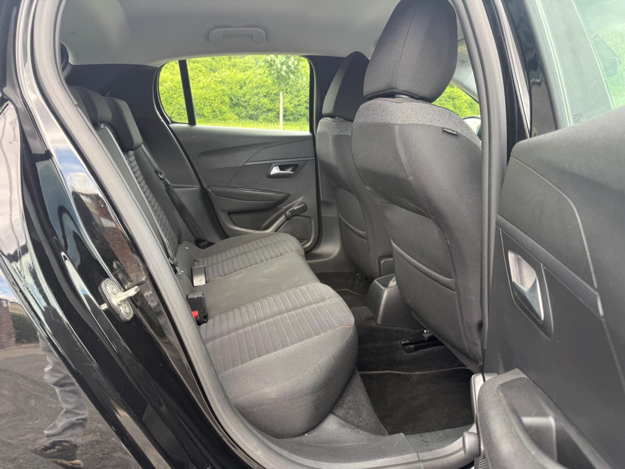 Peugeot 208 - Image 10