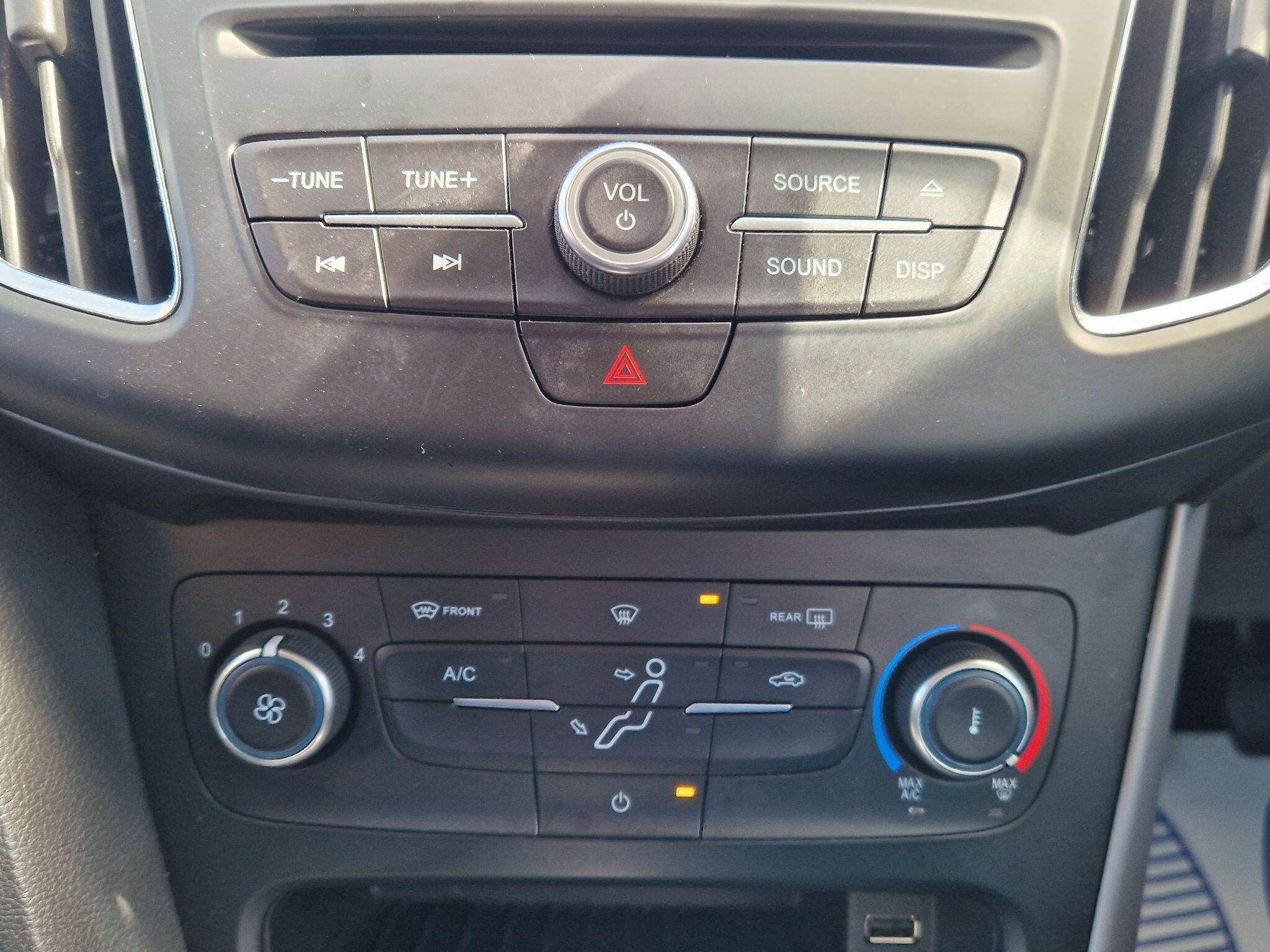 Ford Focus - Image 50