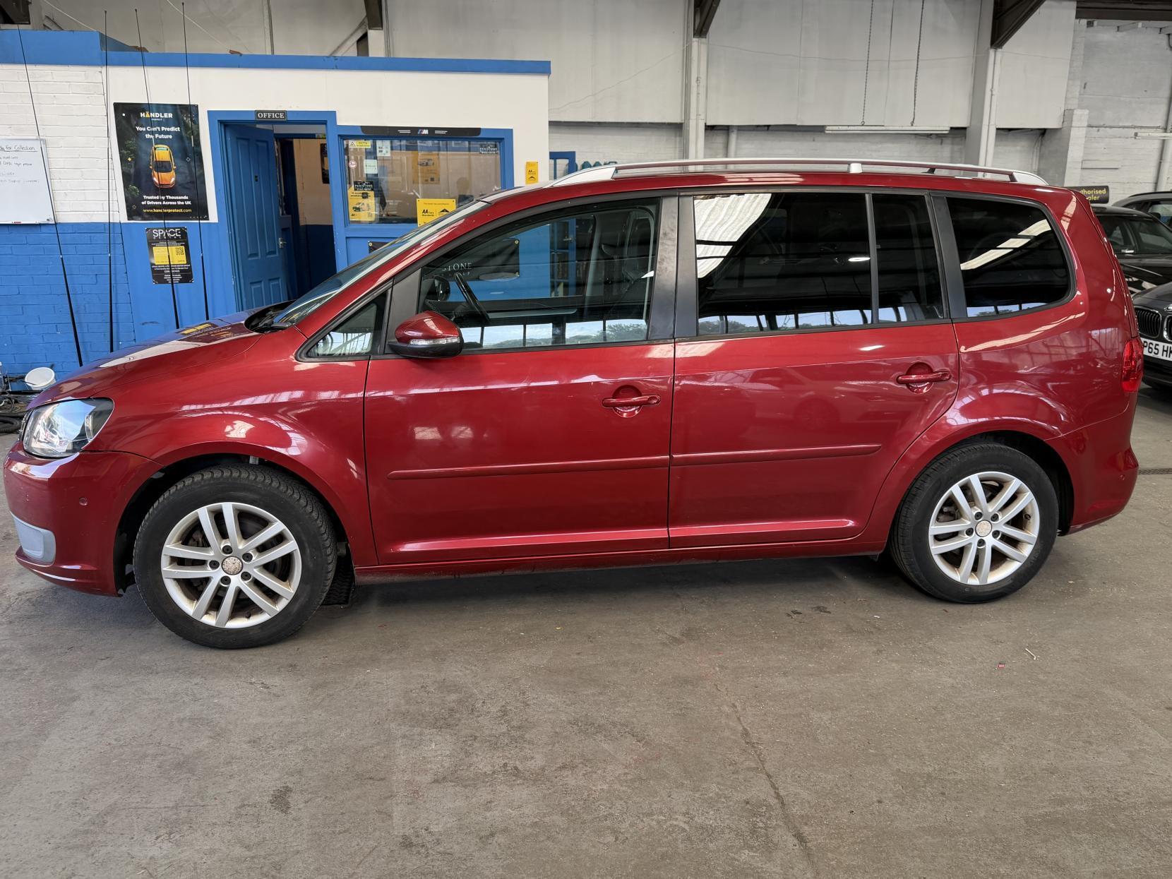 Volkswagen Touran - Image 6