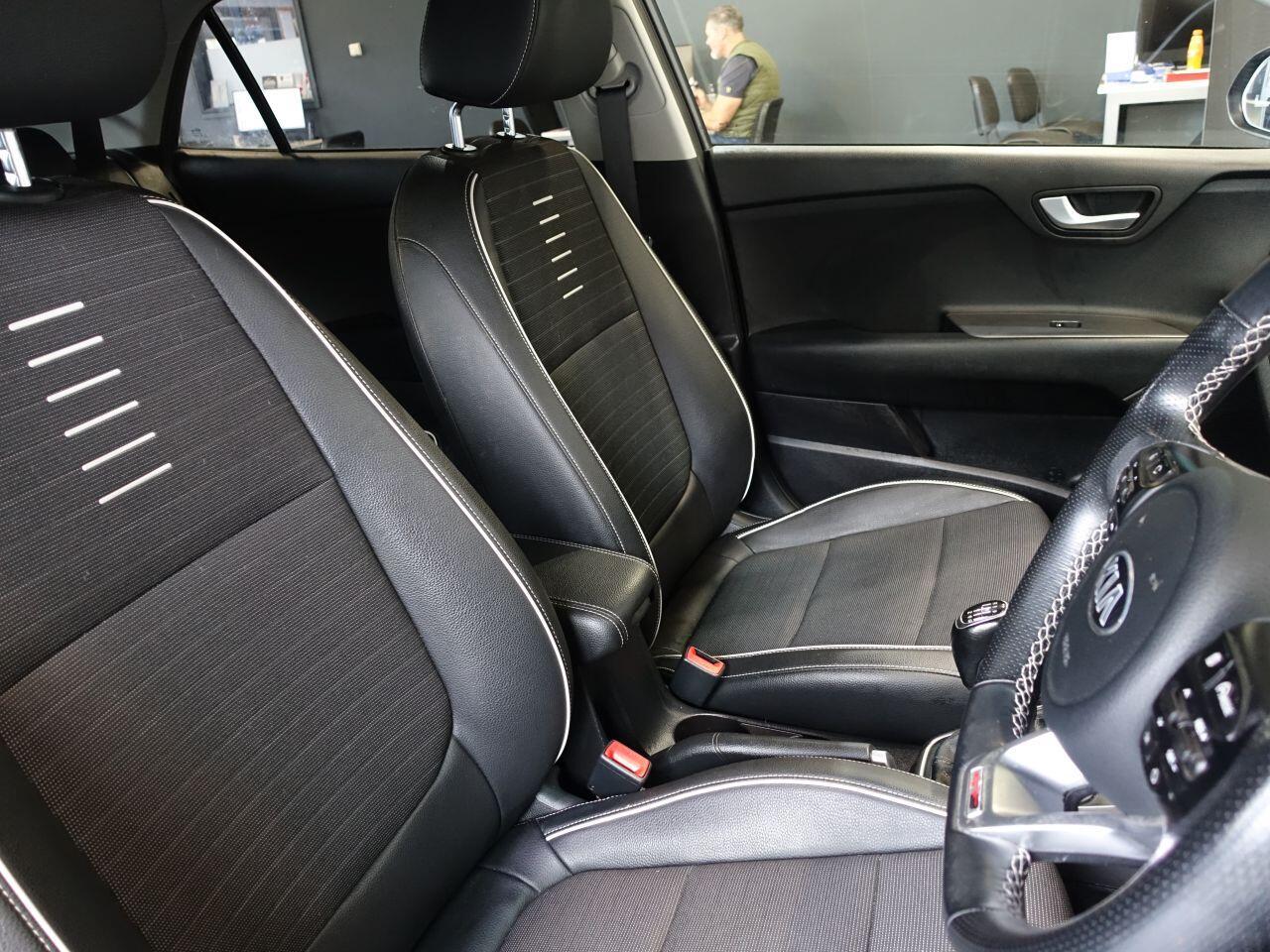 Kia Rio - Image 13