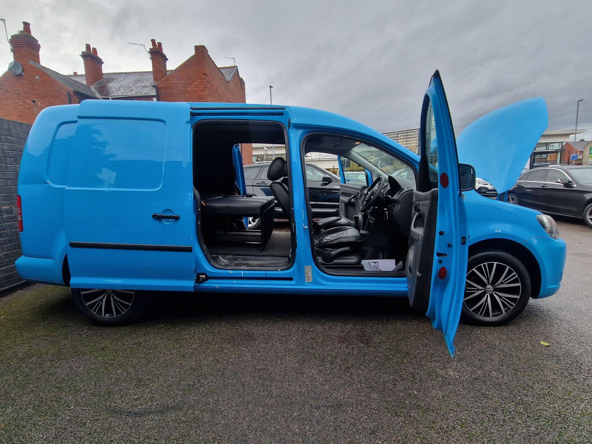 Volkswagen Caddy Maxi - Image 22