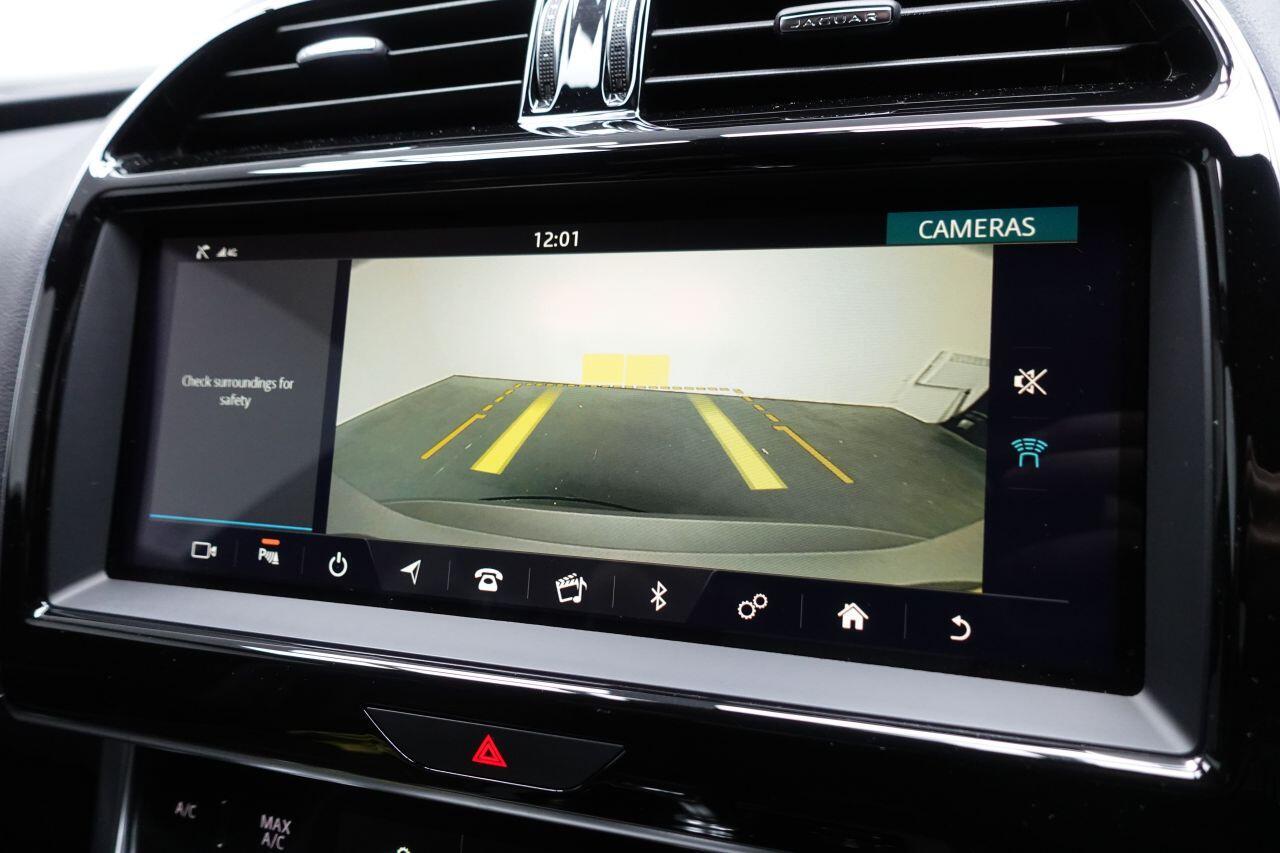 Jaguar XE - Image 26