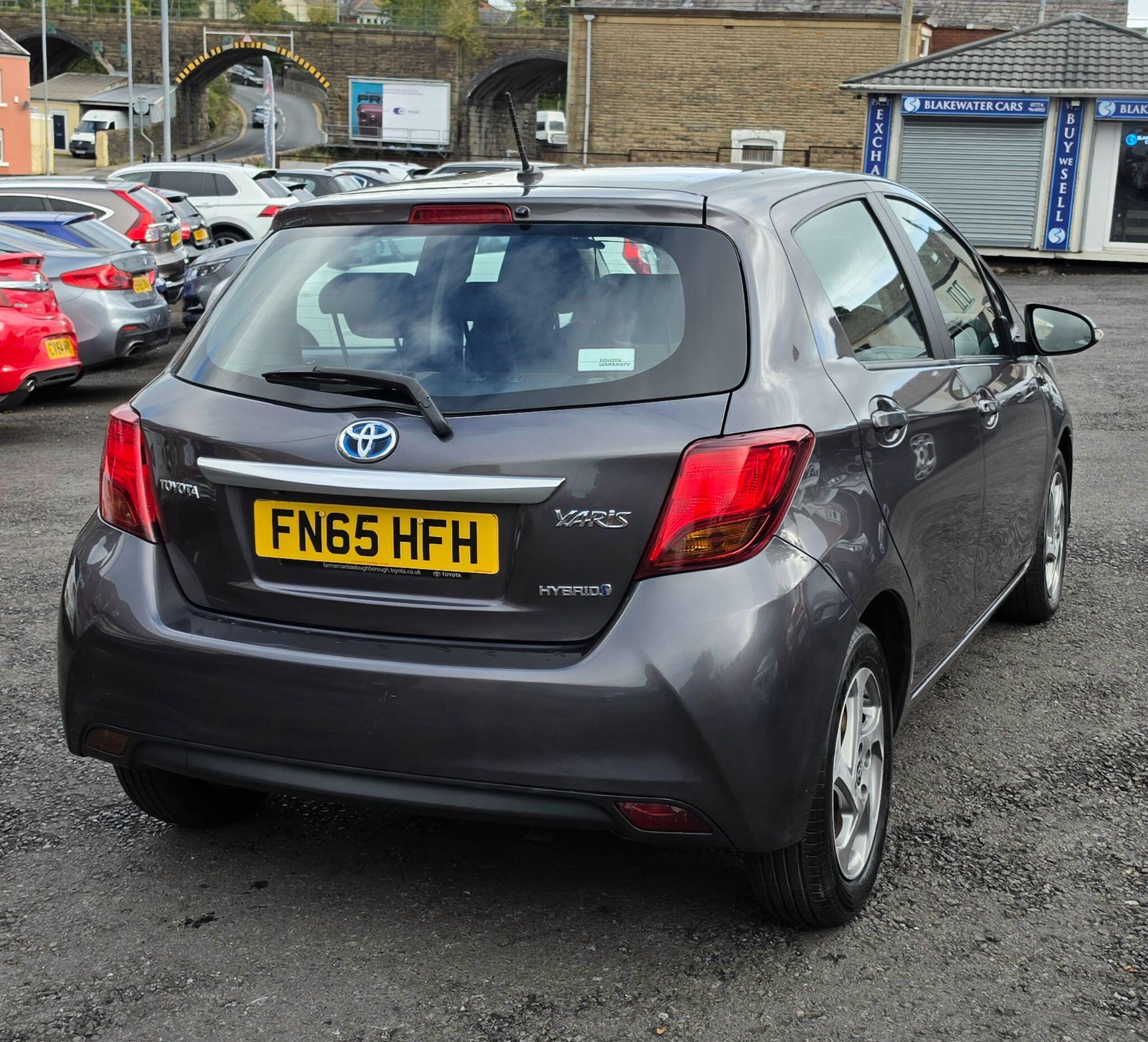 Toyota Yaris - Image 7