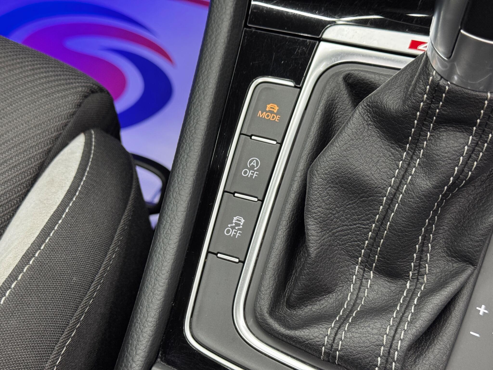 Volkswagen Golf - Image 27