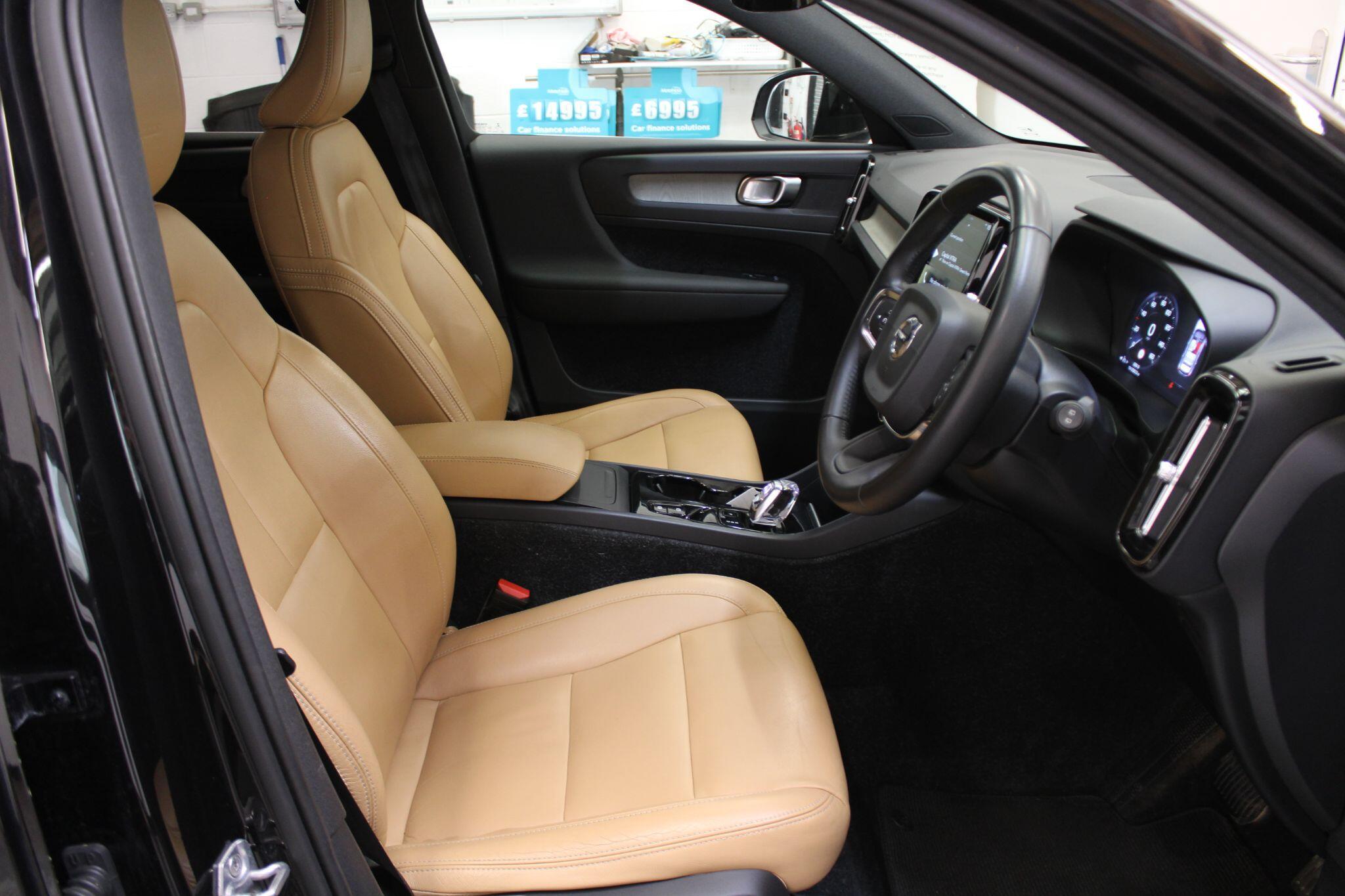 Volvo XC40 - Image 22