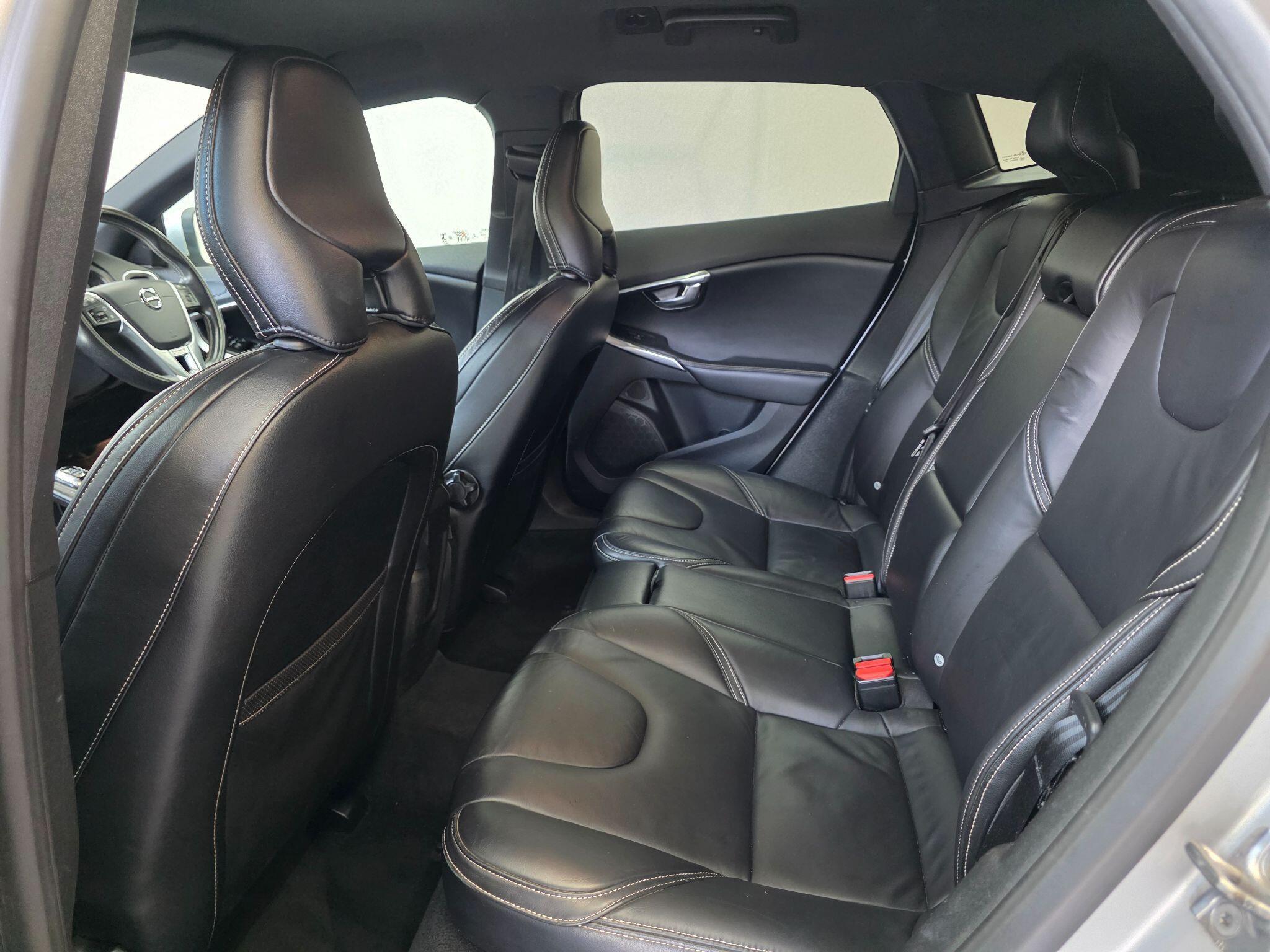 Volvo V40 - Image 34