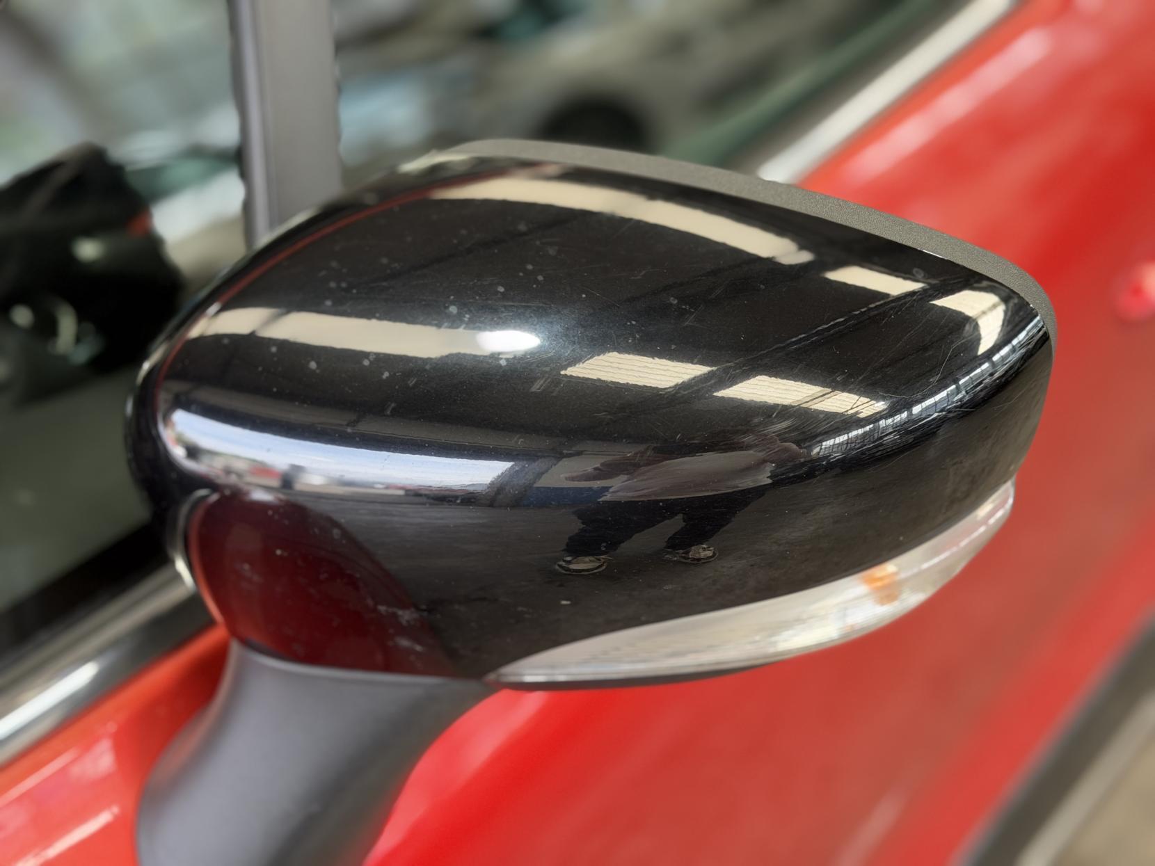 Renault Clio - Image 13