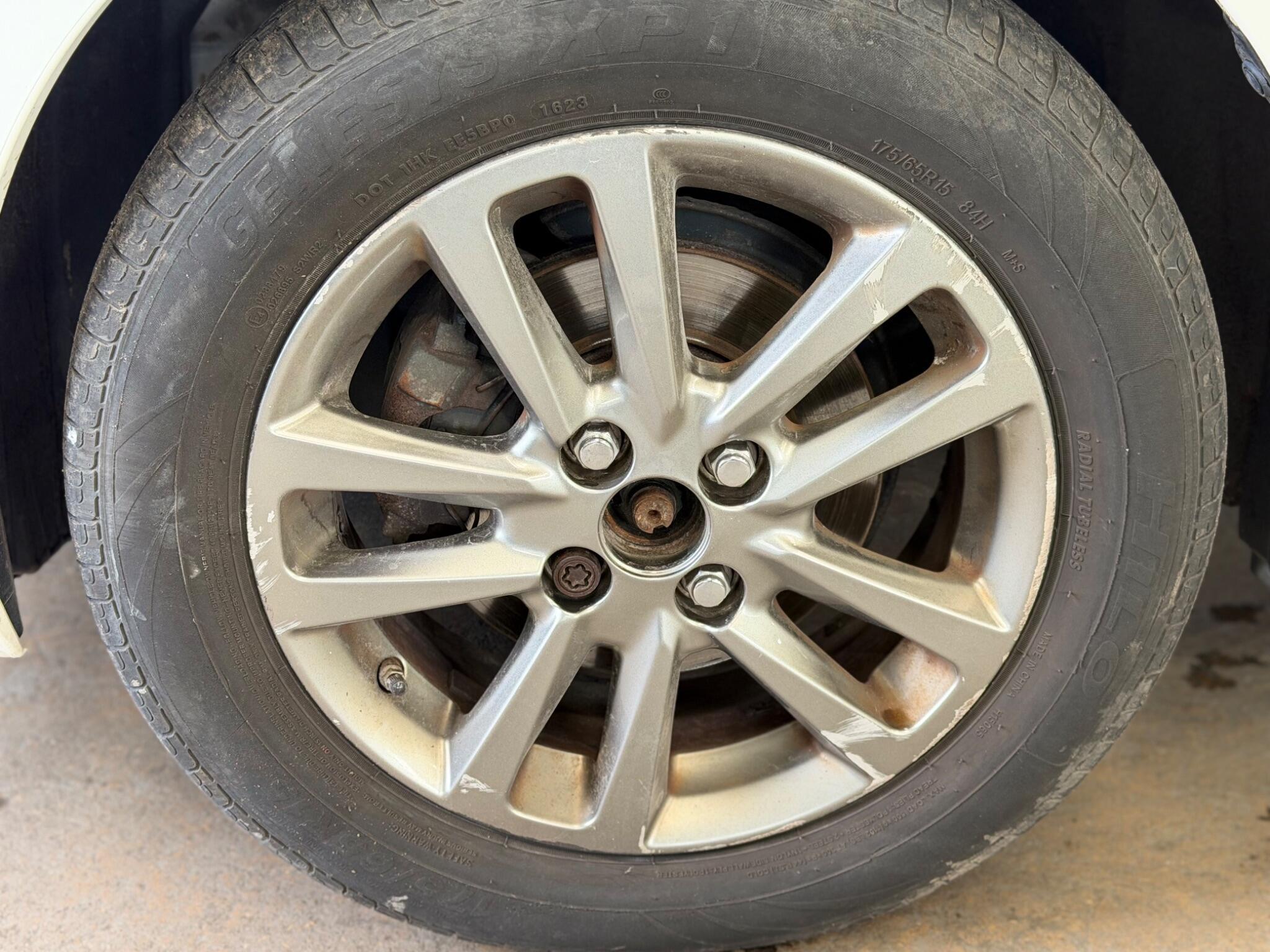 Toyota Yaris - Image 16