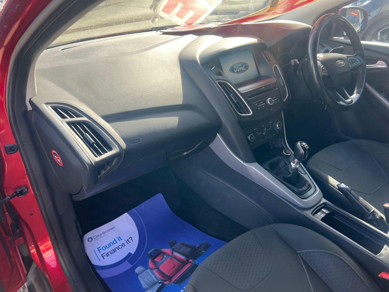 Ford Focus - Image 16