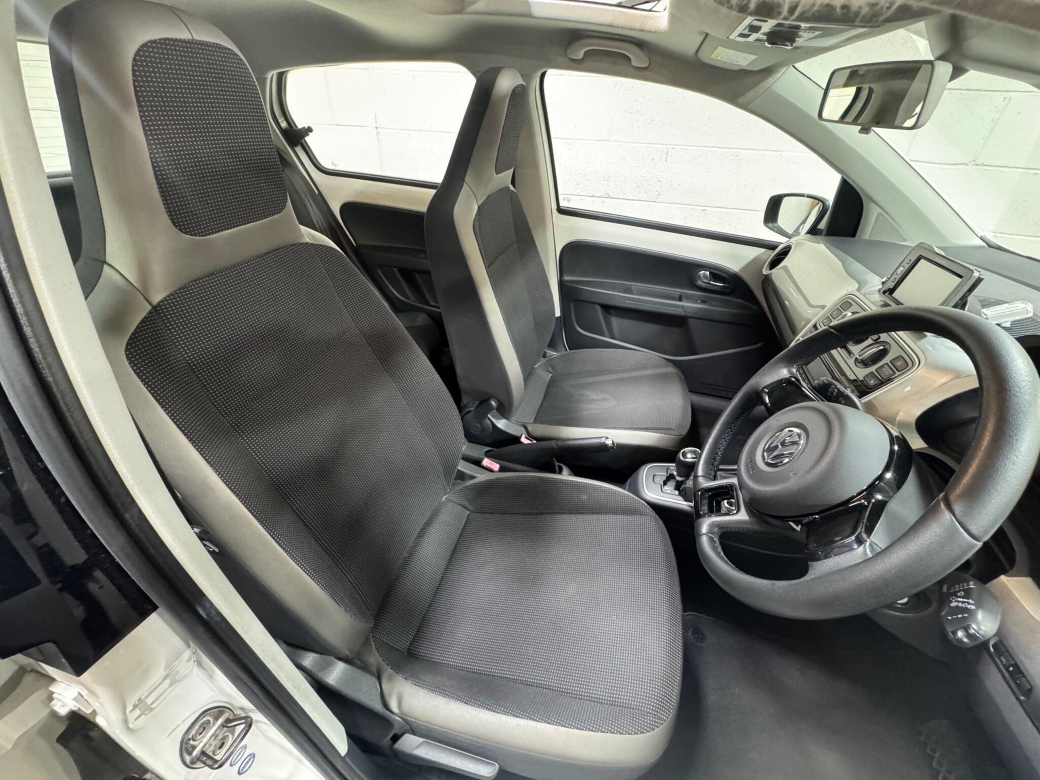 Volkswagen up! - Image 8