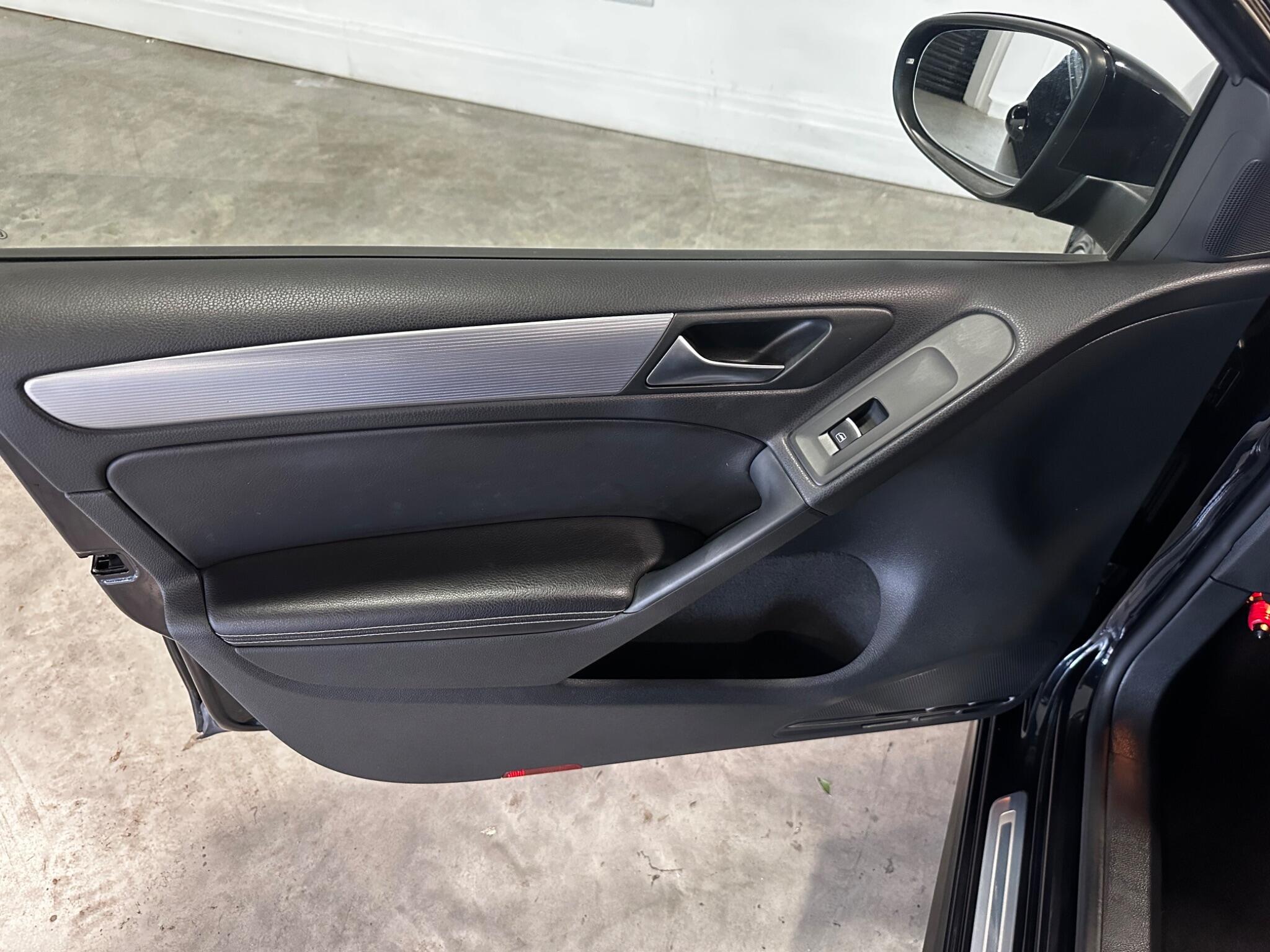 Volkswagen Golf - Image 17