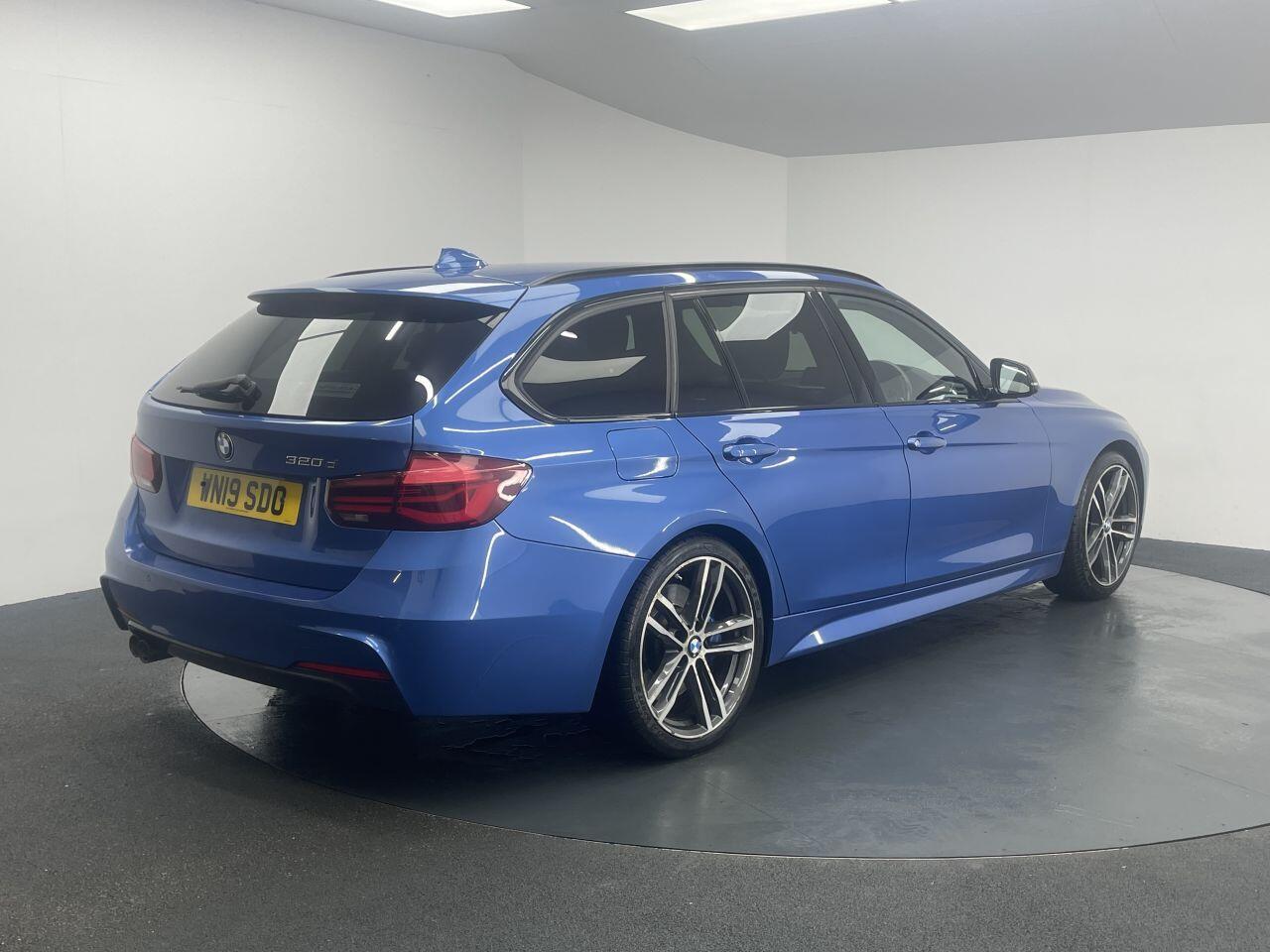 BMW 3 Series - Image 10