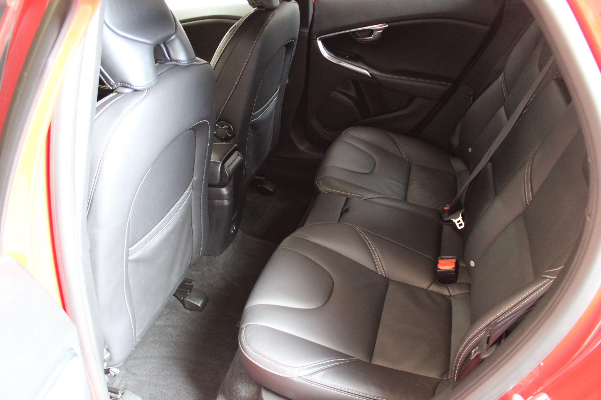 Volvo V40 - Image 41