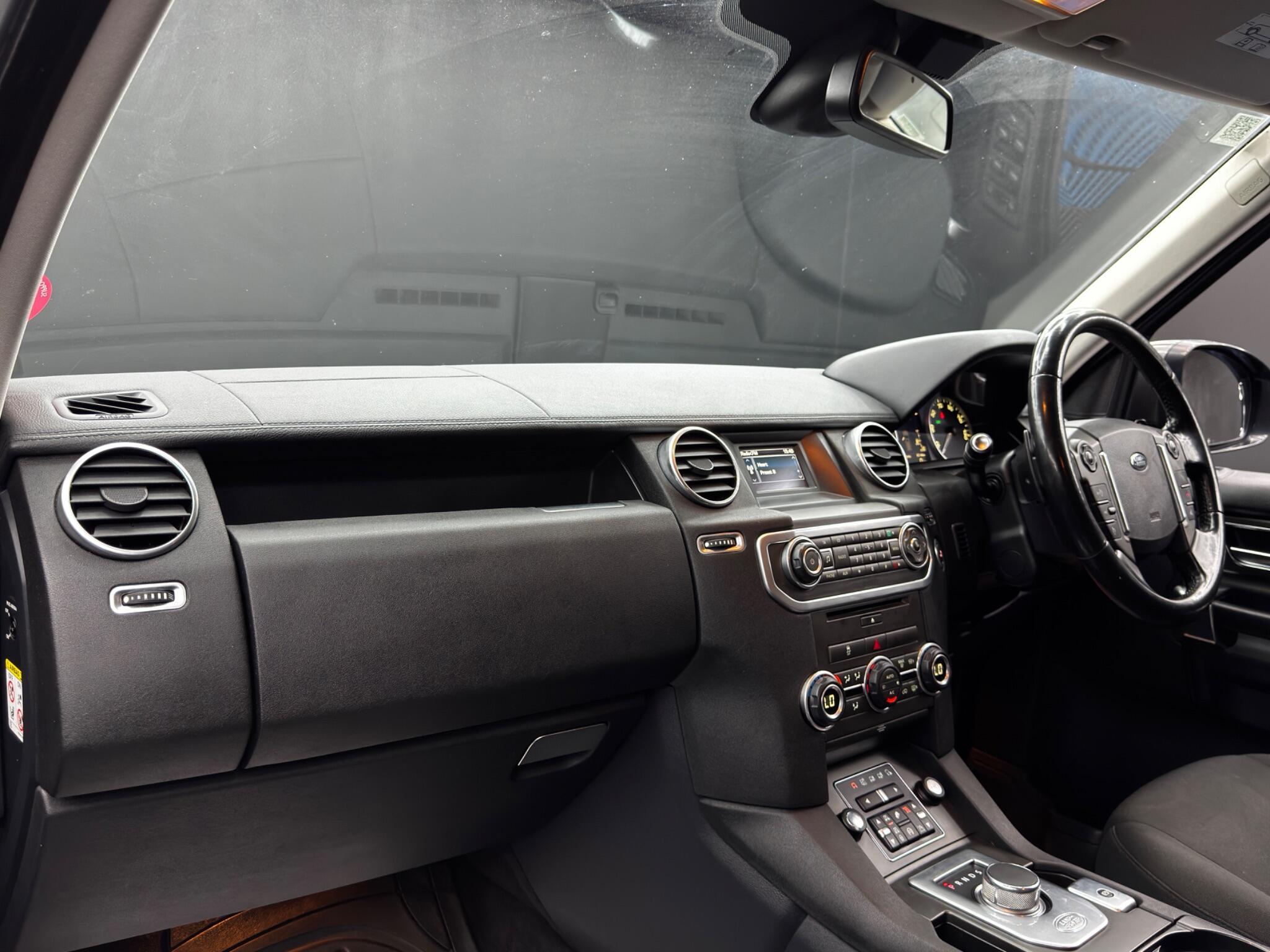 Land Rover DISCOVERY 4 - Image 11