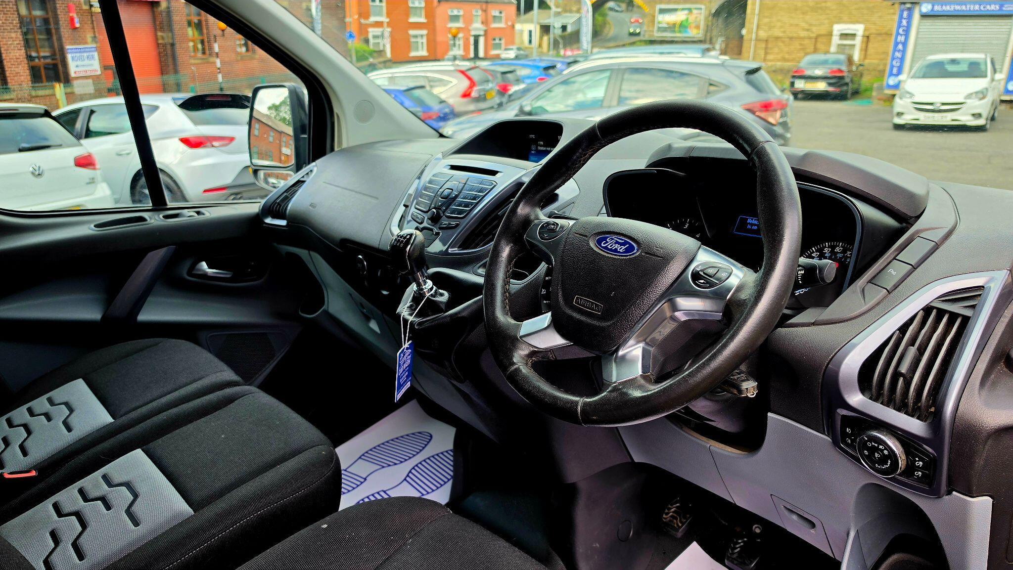 Ford Transit Custom - Image 11