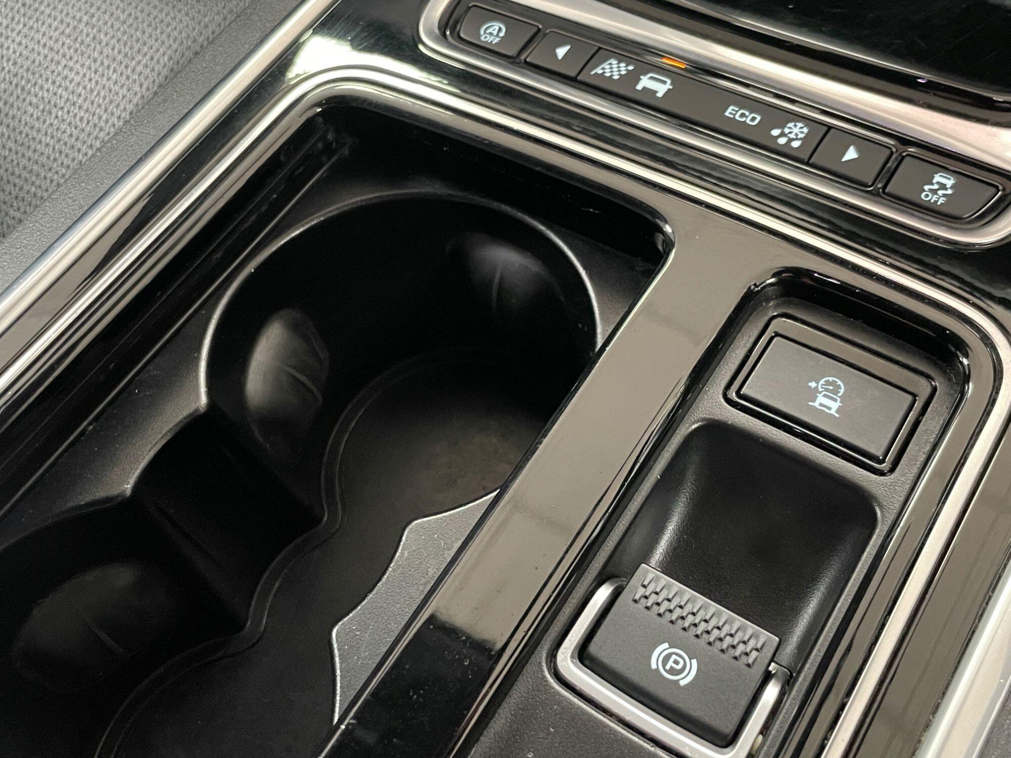 Jaguar XF - Image 46