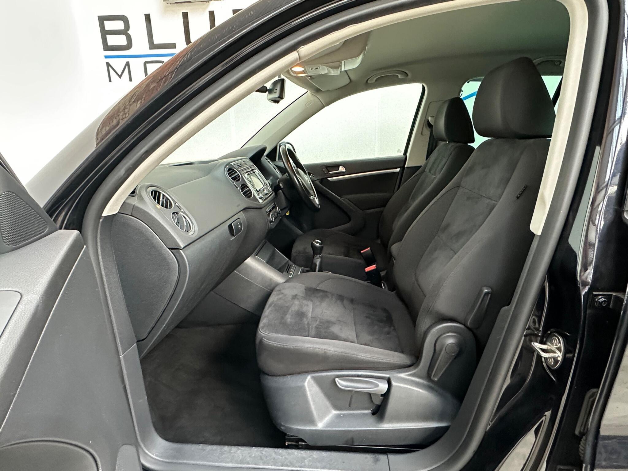 Volkswagen Tiguan - Image 10