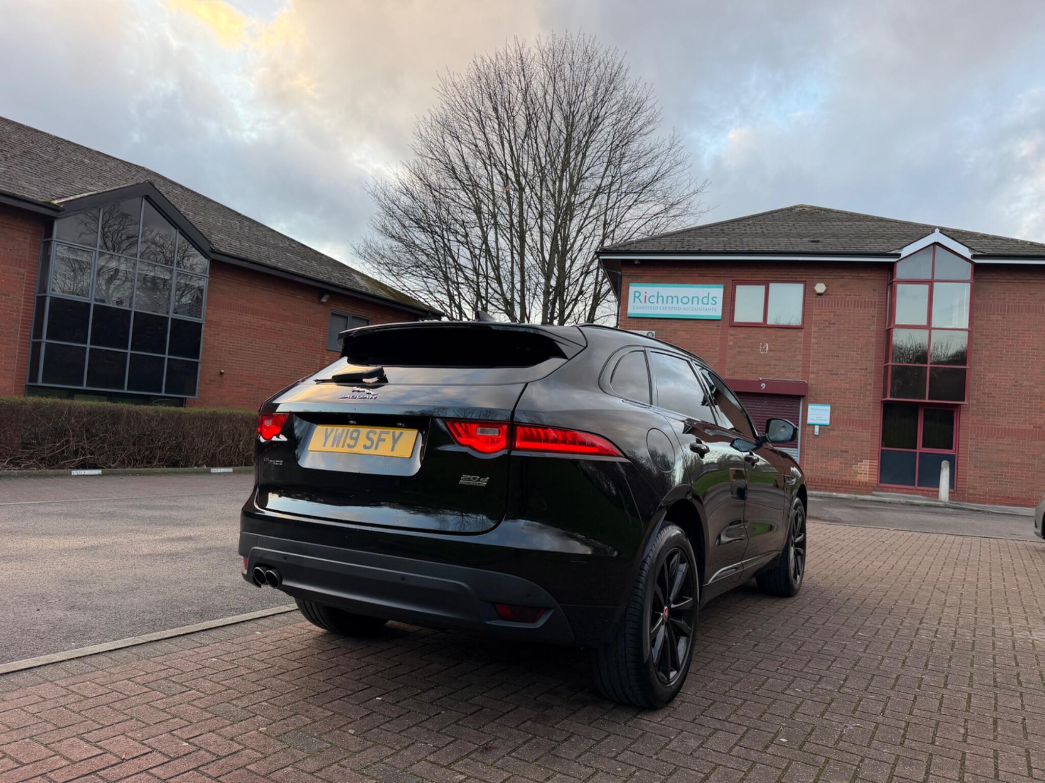 Jaguar F-Pace - Image 28