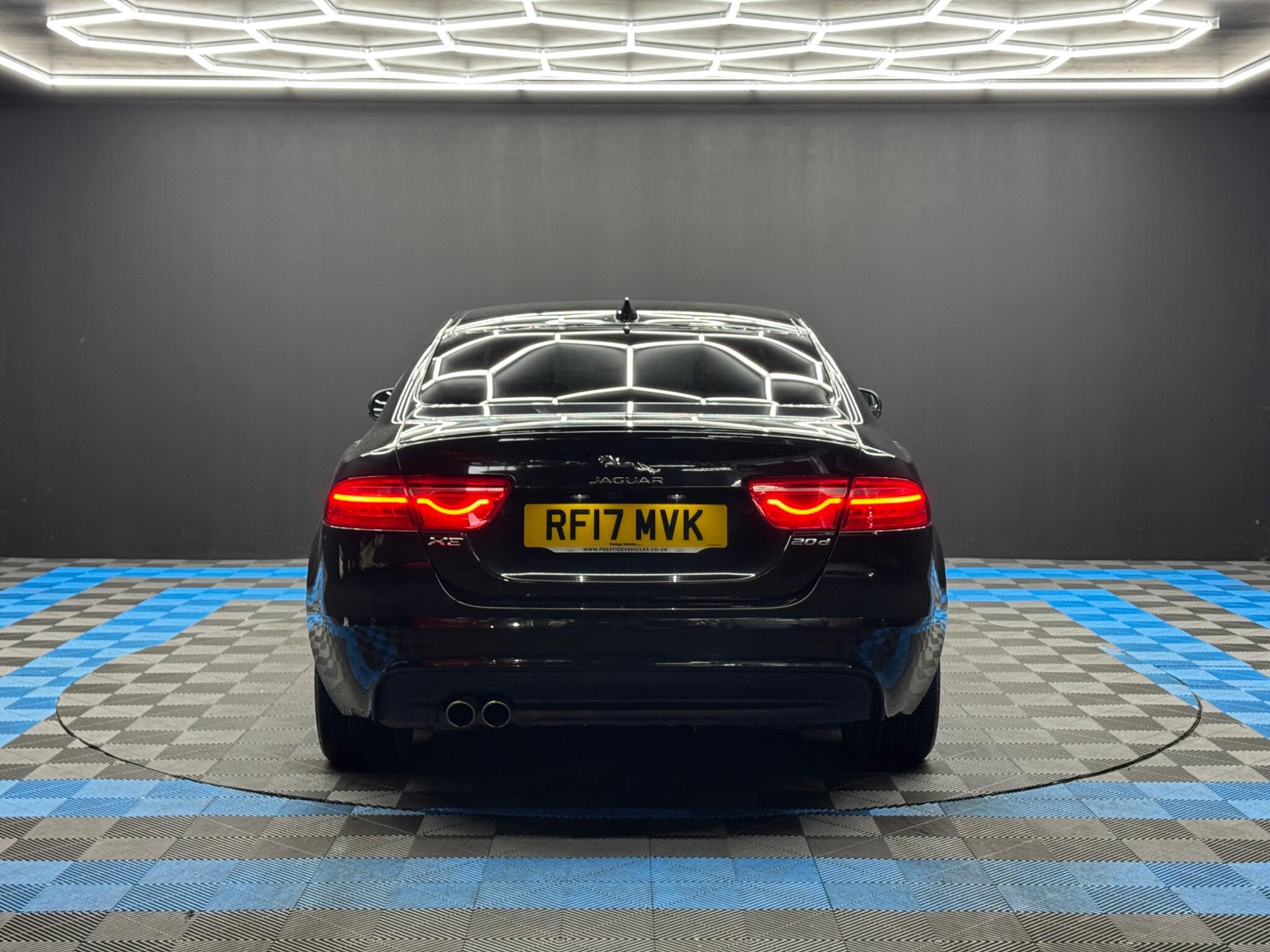 Jaguar XE - Image 6