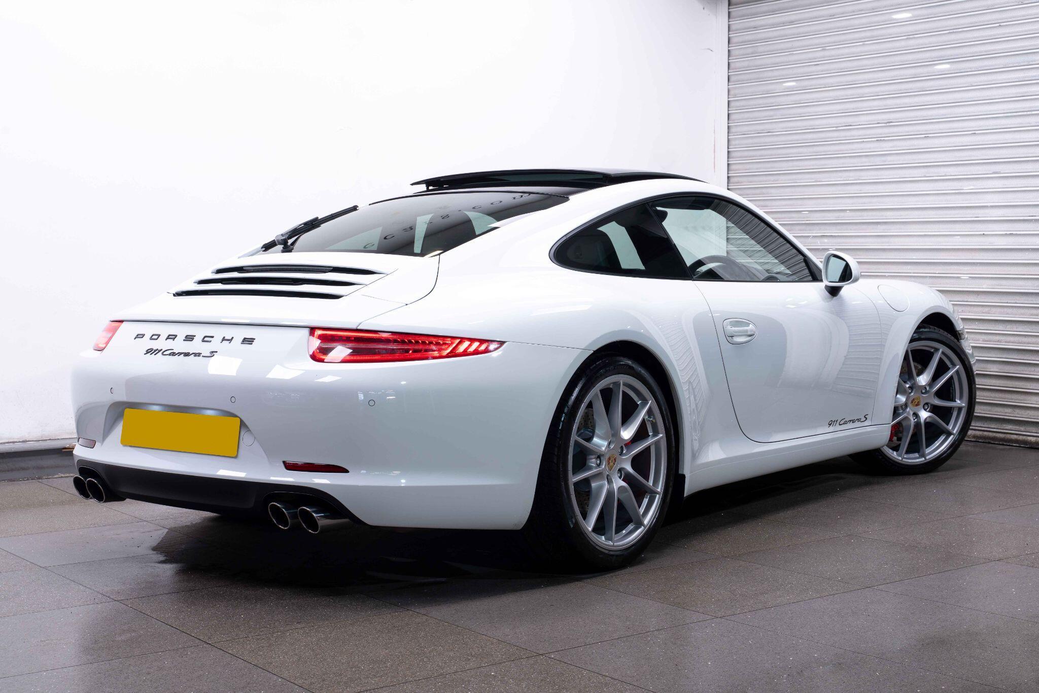 Porsche 911 - Image 2