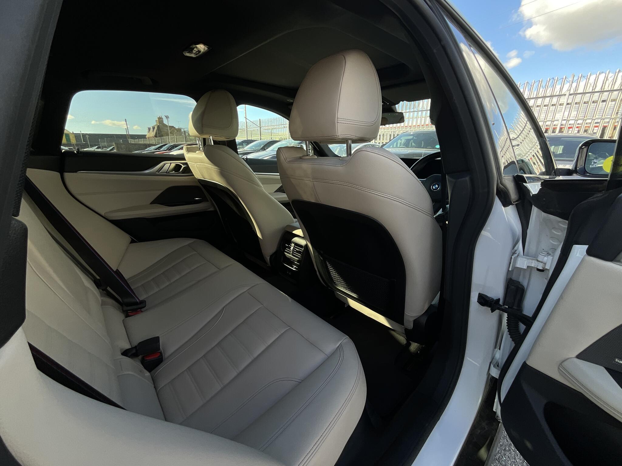 BMW I4 - Image 10