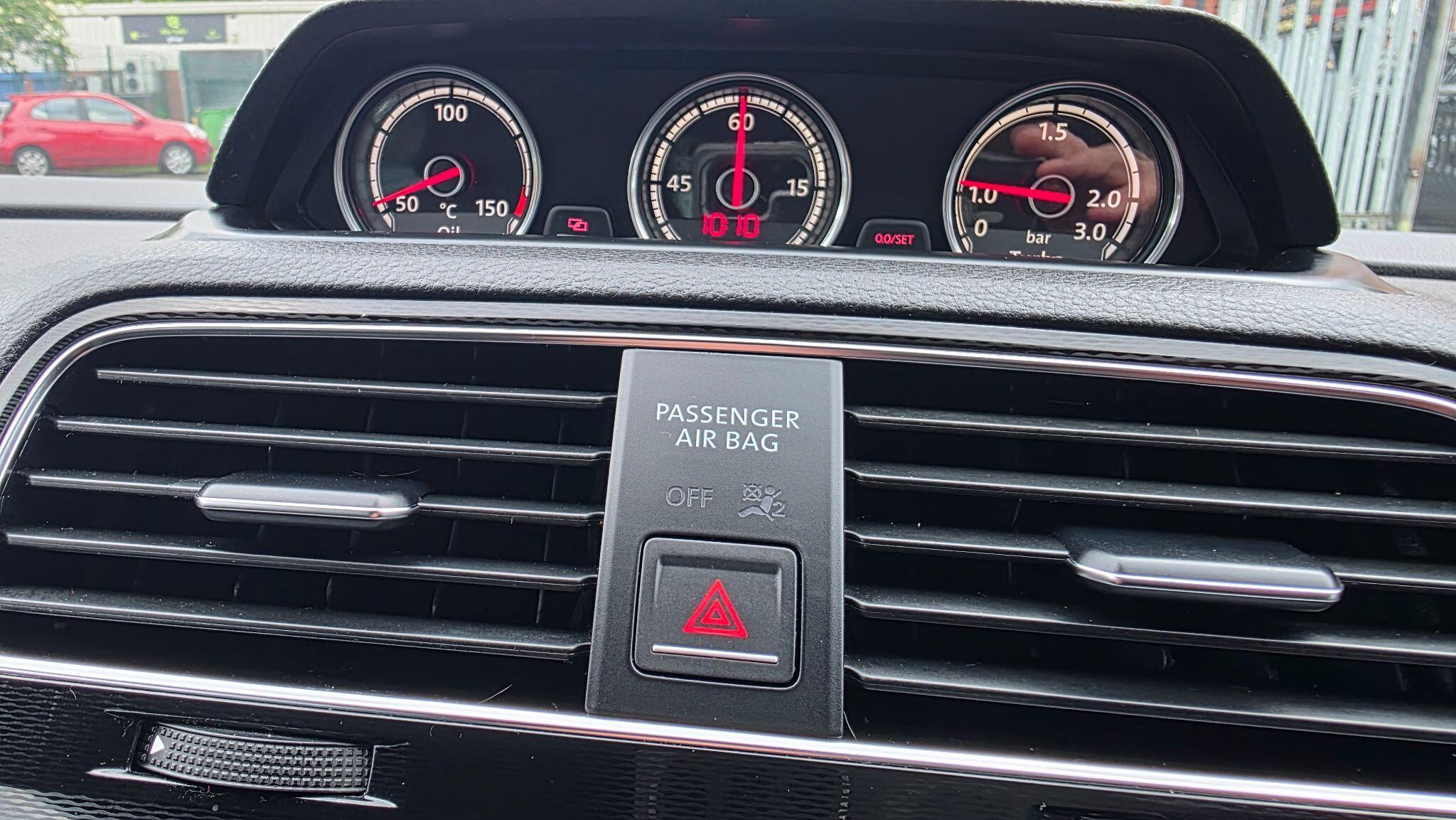 Volkswagen Scirocco - Image 32