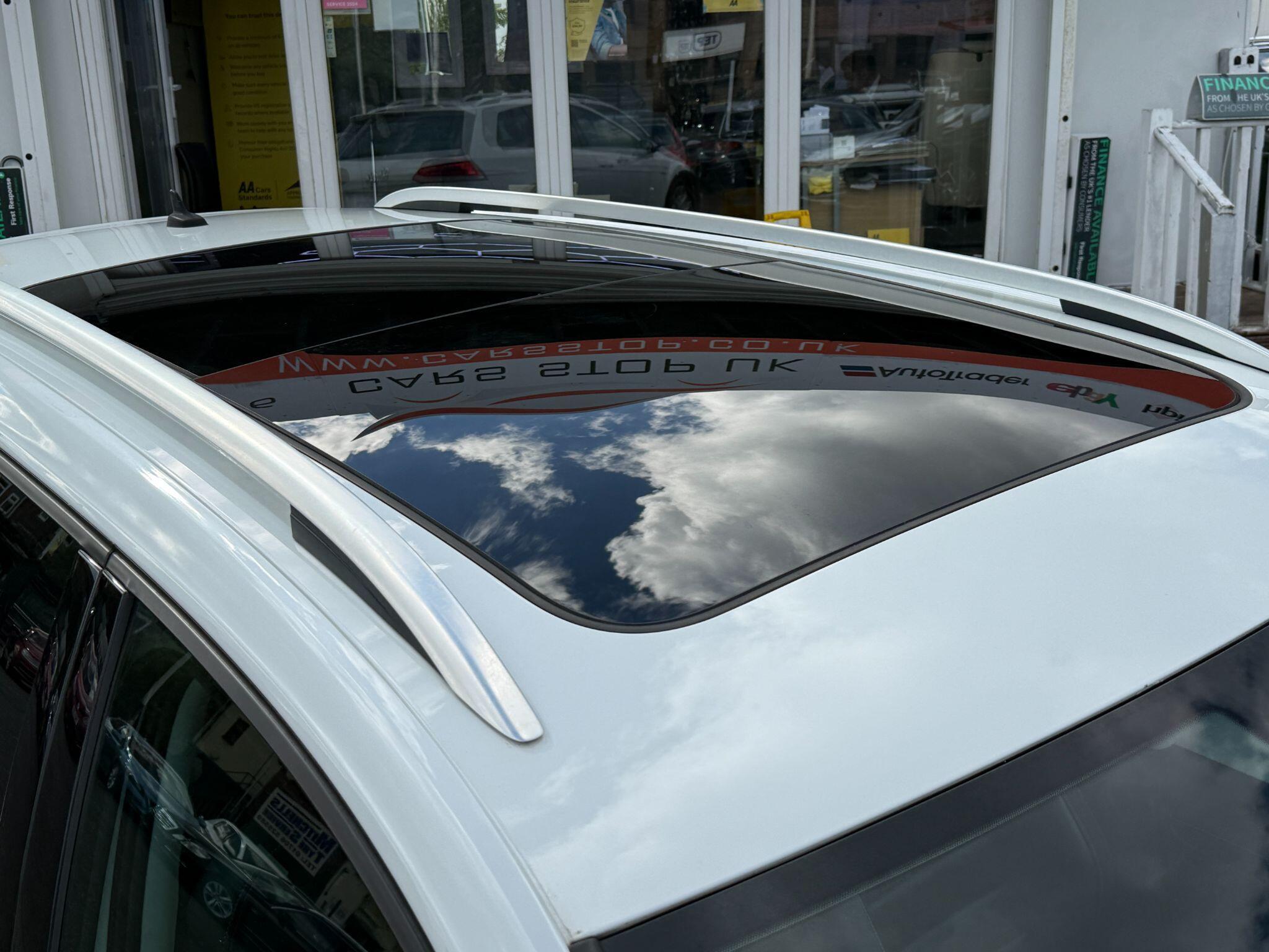 Volkswagen Golf - Image 17