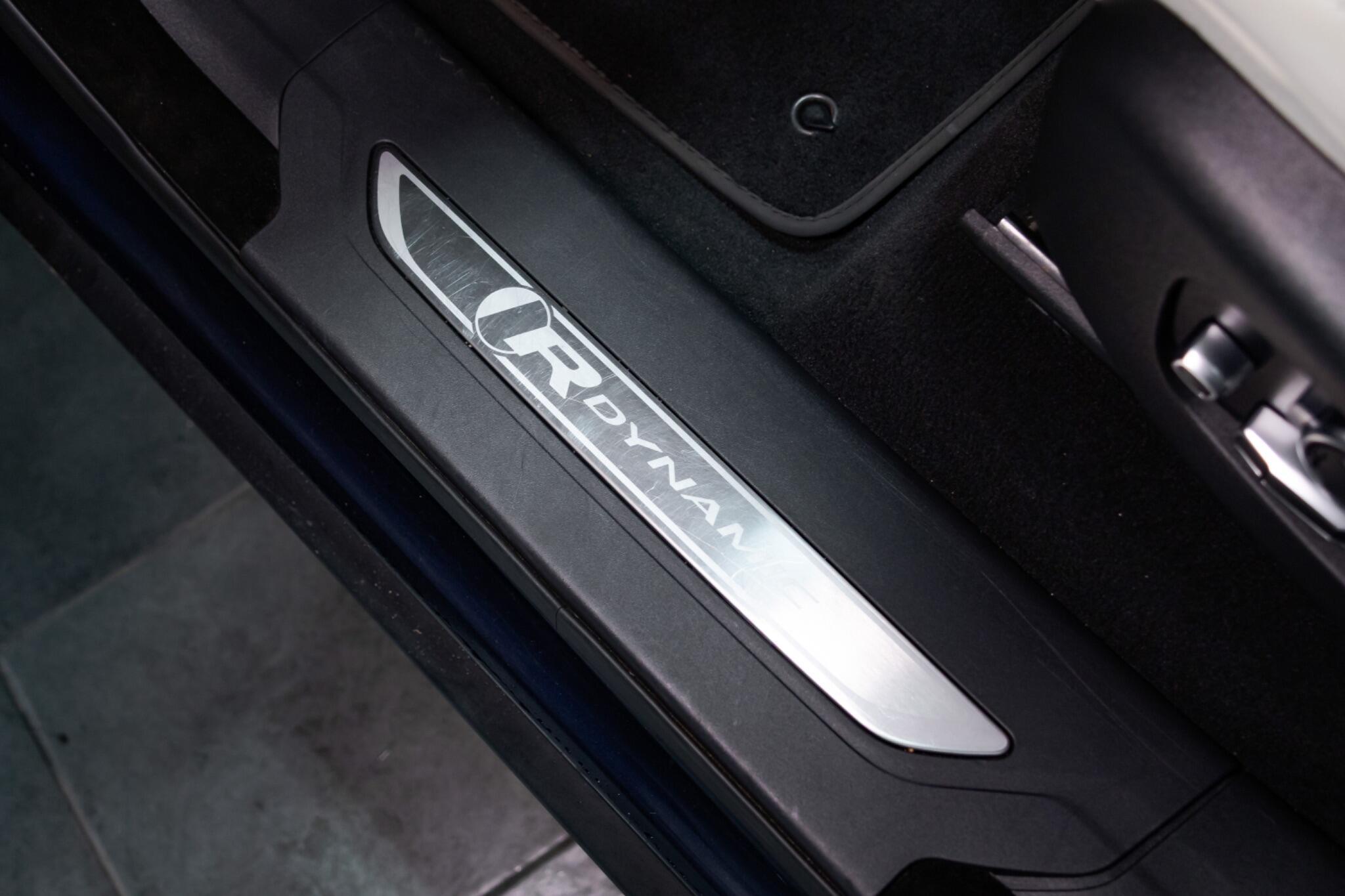 Land Rover Range Rover Velar - Image 54