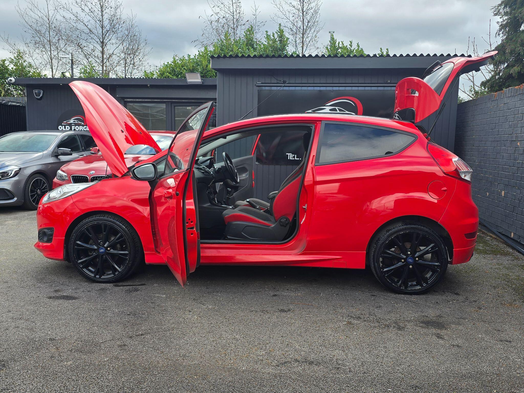 Ford Fiesta - Image 25