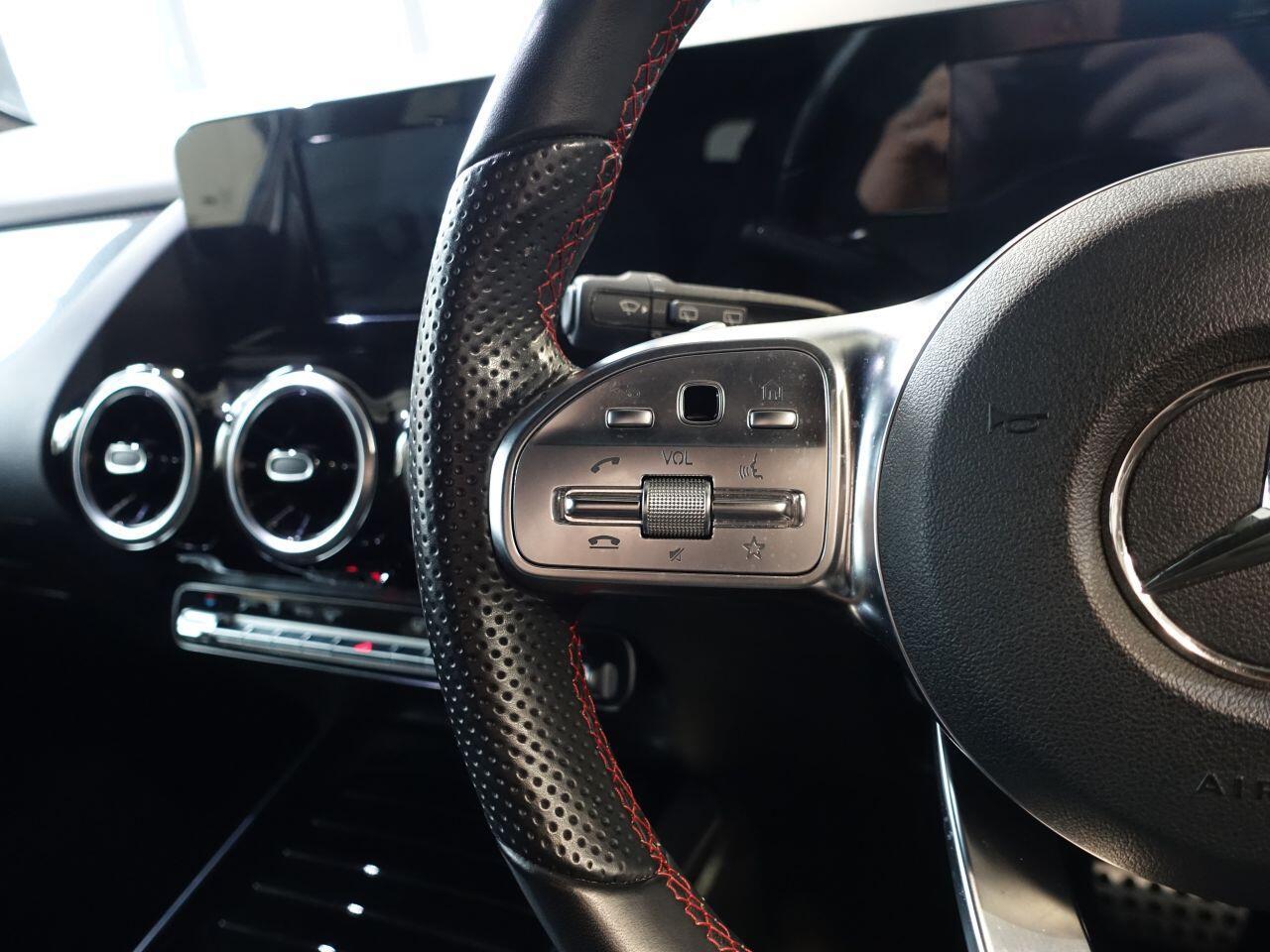 Mercedes-benz GLA - Image 14