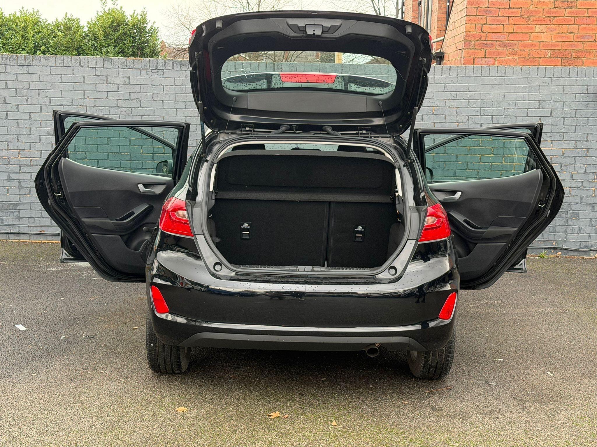 Ford Fiesta - Image 19