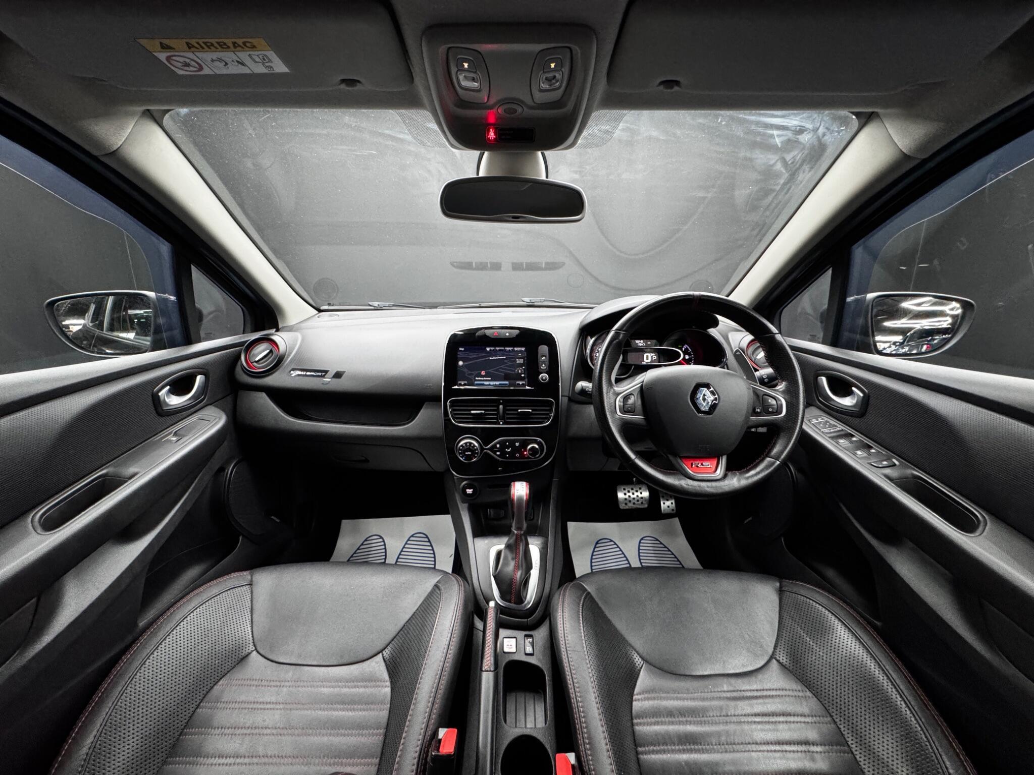Renault Clio - Image 17