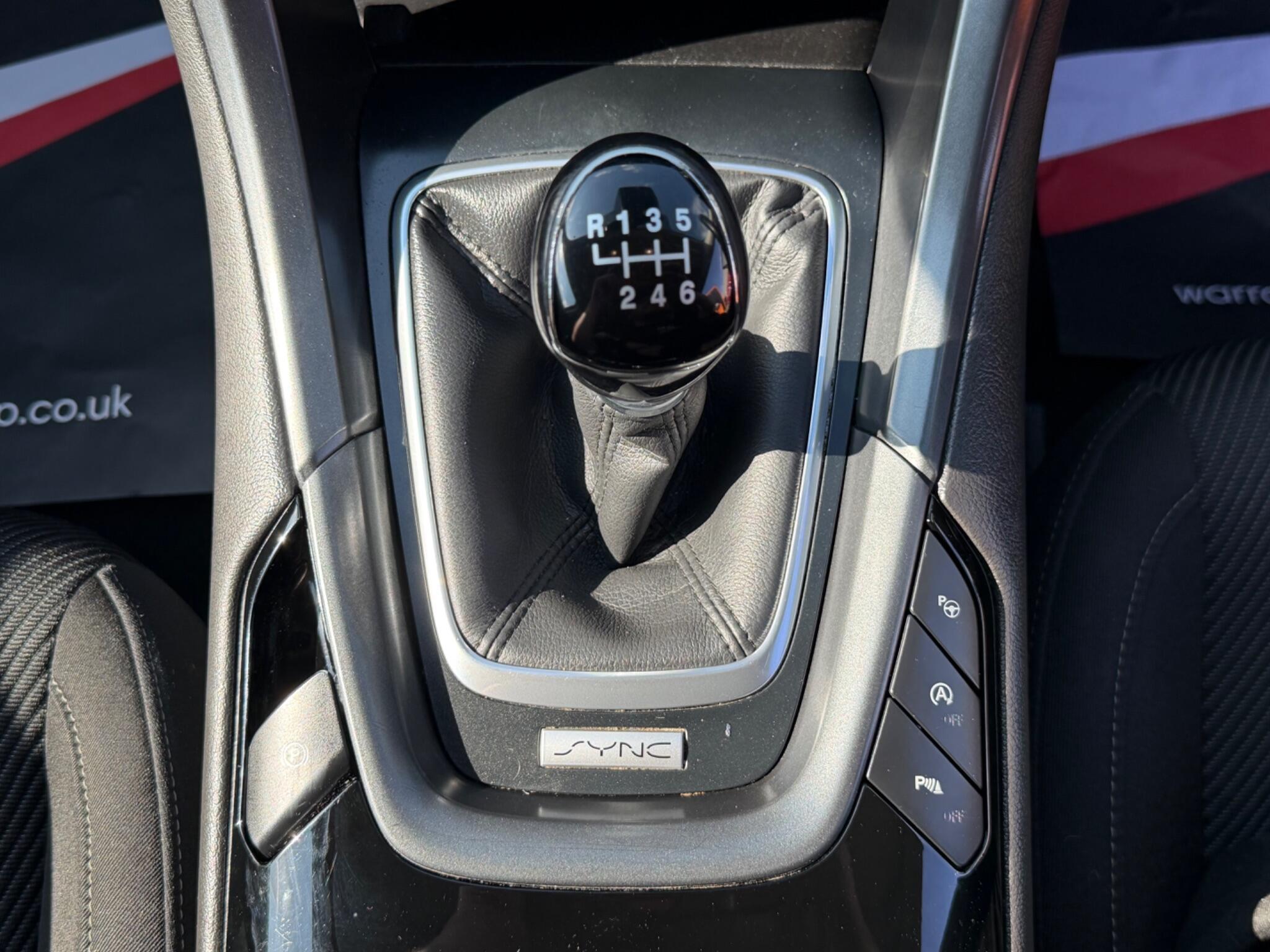 Ford Mondeo - Image 12