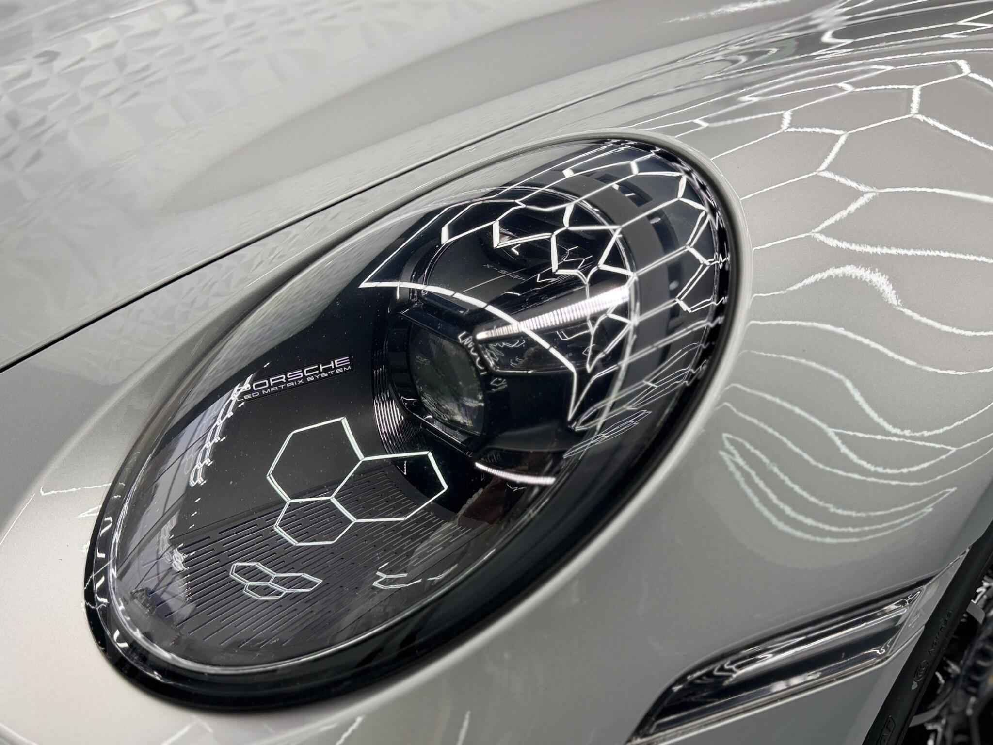 Porsche 911 - Image 16