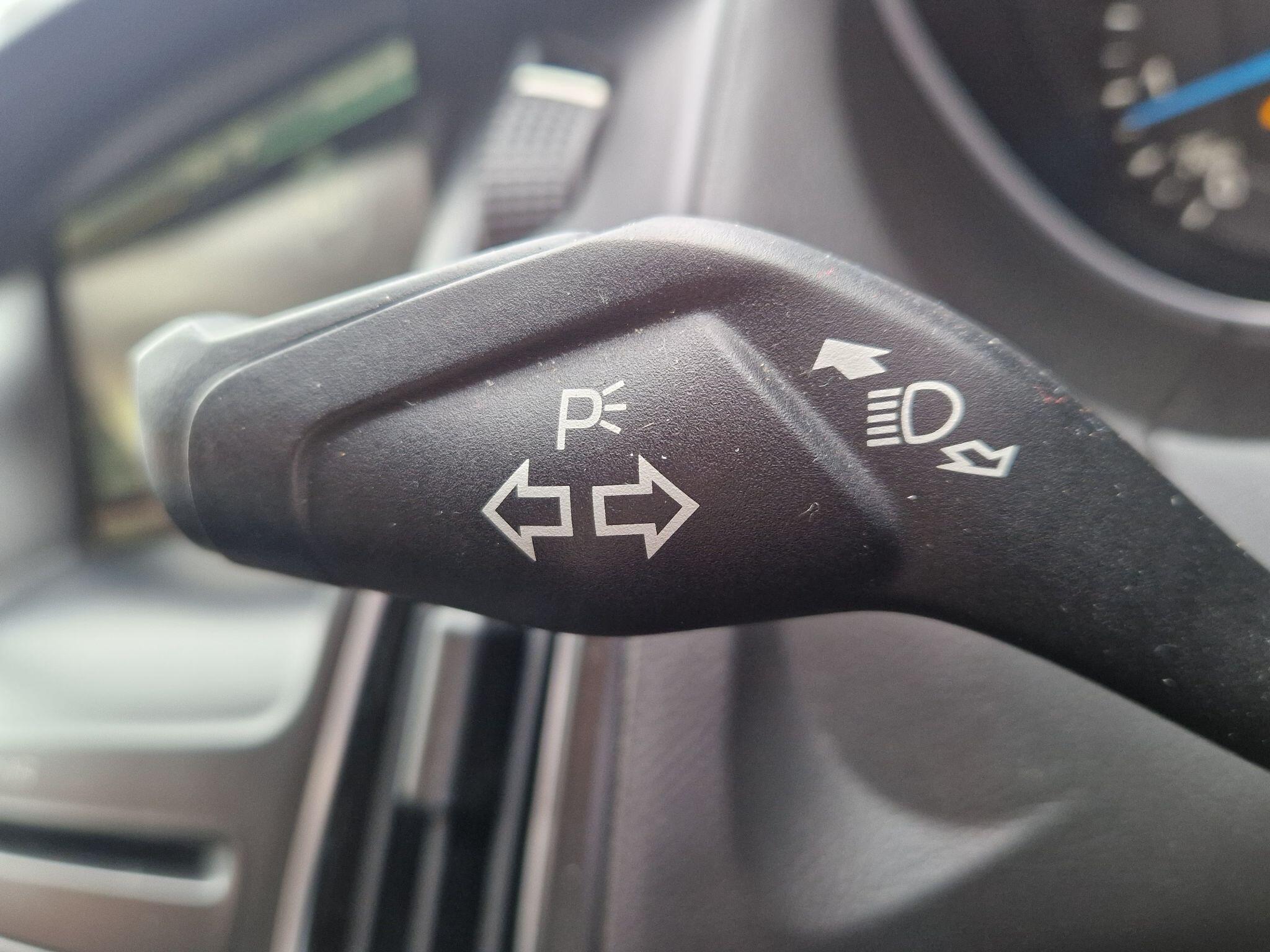 Ford Focus - Image 44