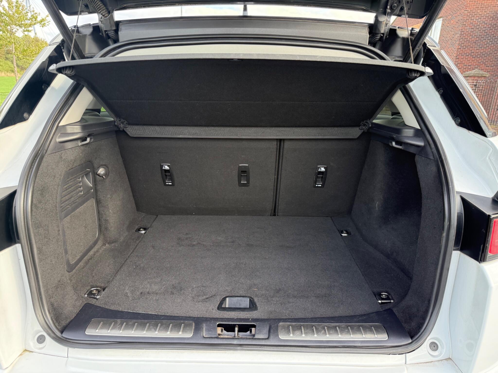 Land Rover Range Rover Evoque - Image 18
