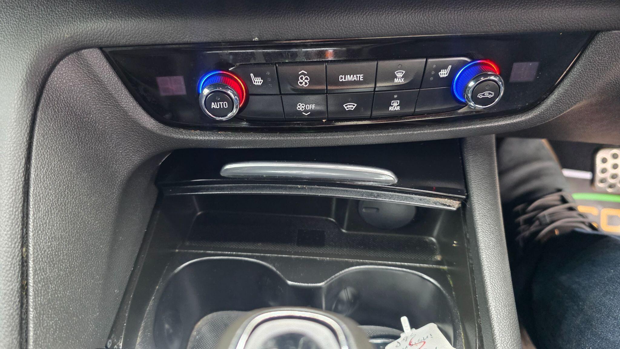 Vauxhall Insignia - Image 35