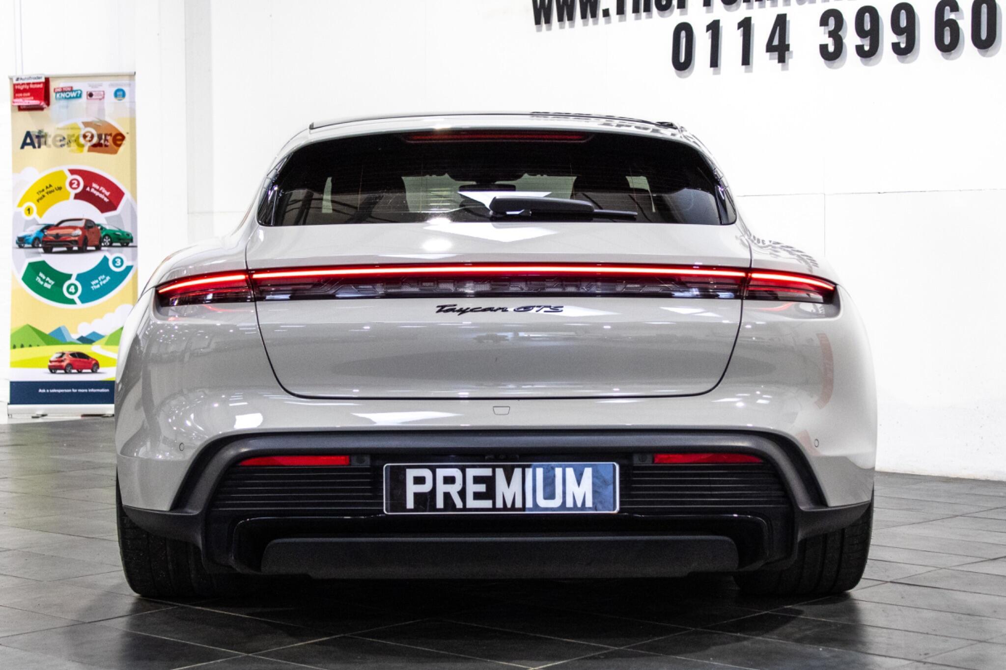 Porsche Taycan - Image 7