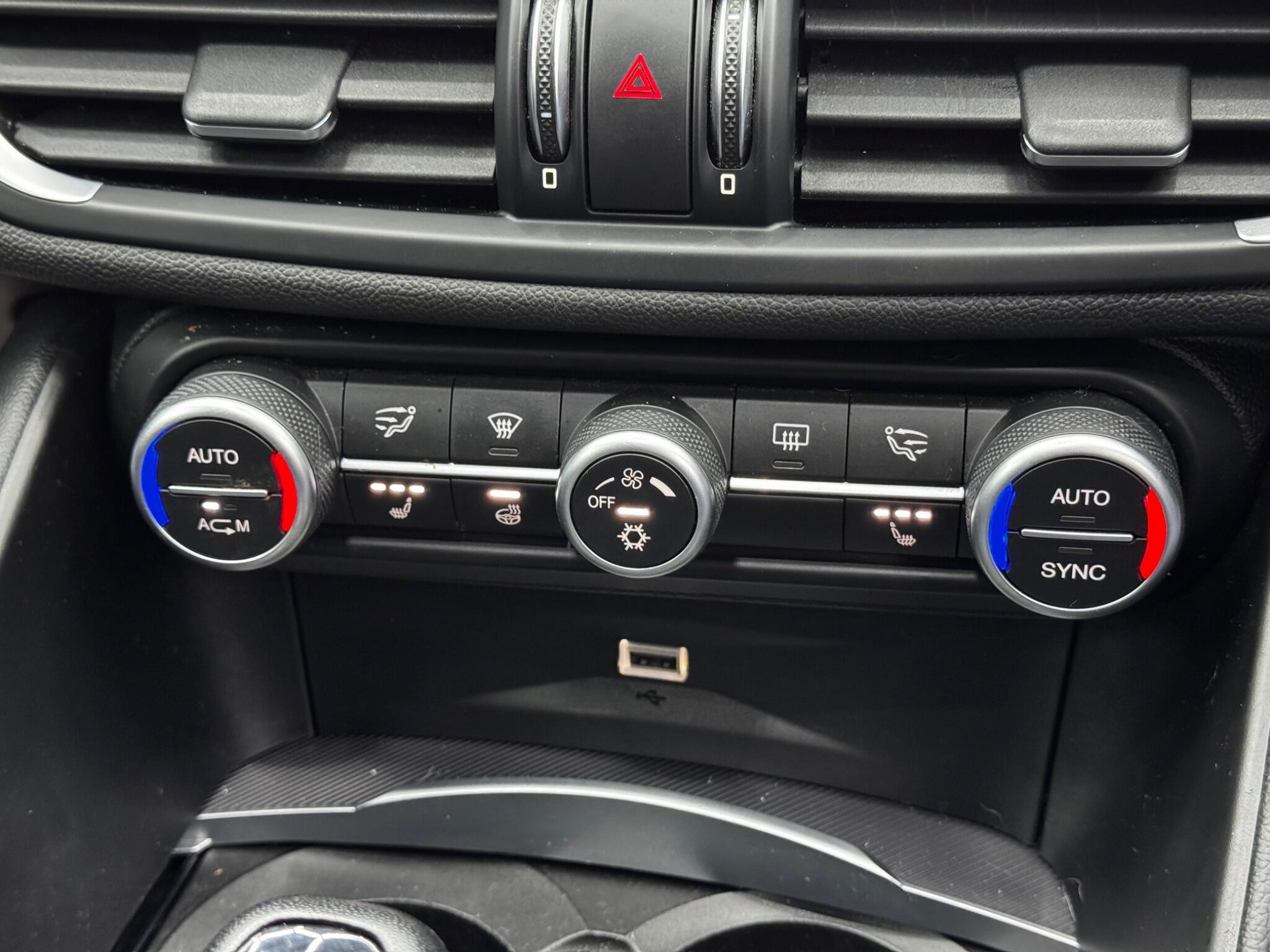 Alfa Romeo Giulia - Image 30