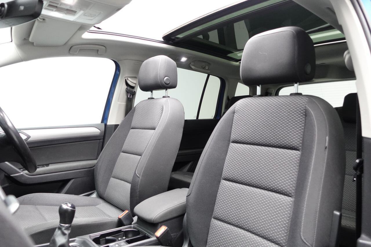 Volkswagen Touran - Image 17